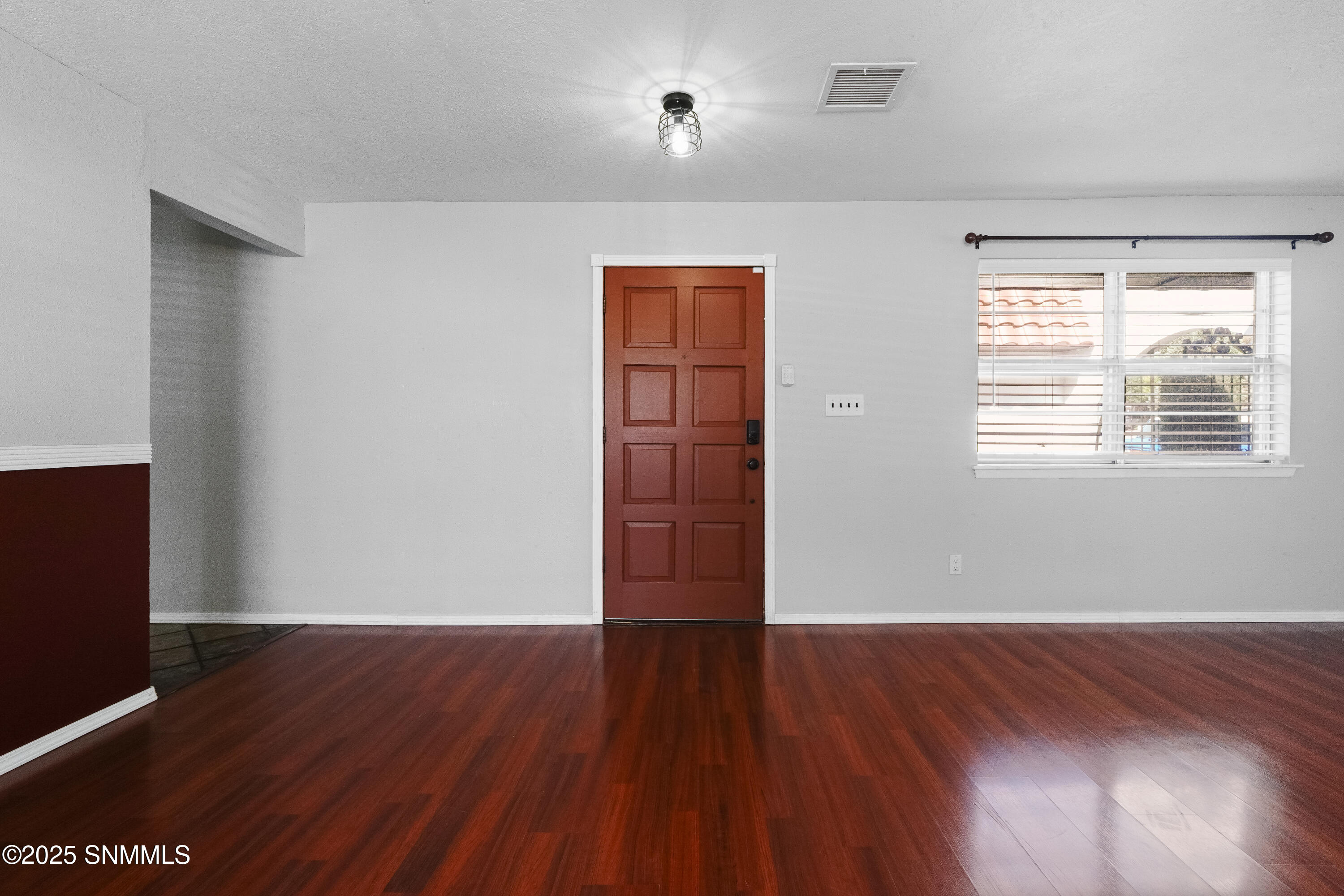 1714 Royal Drive Property Photo 4
