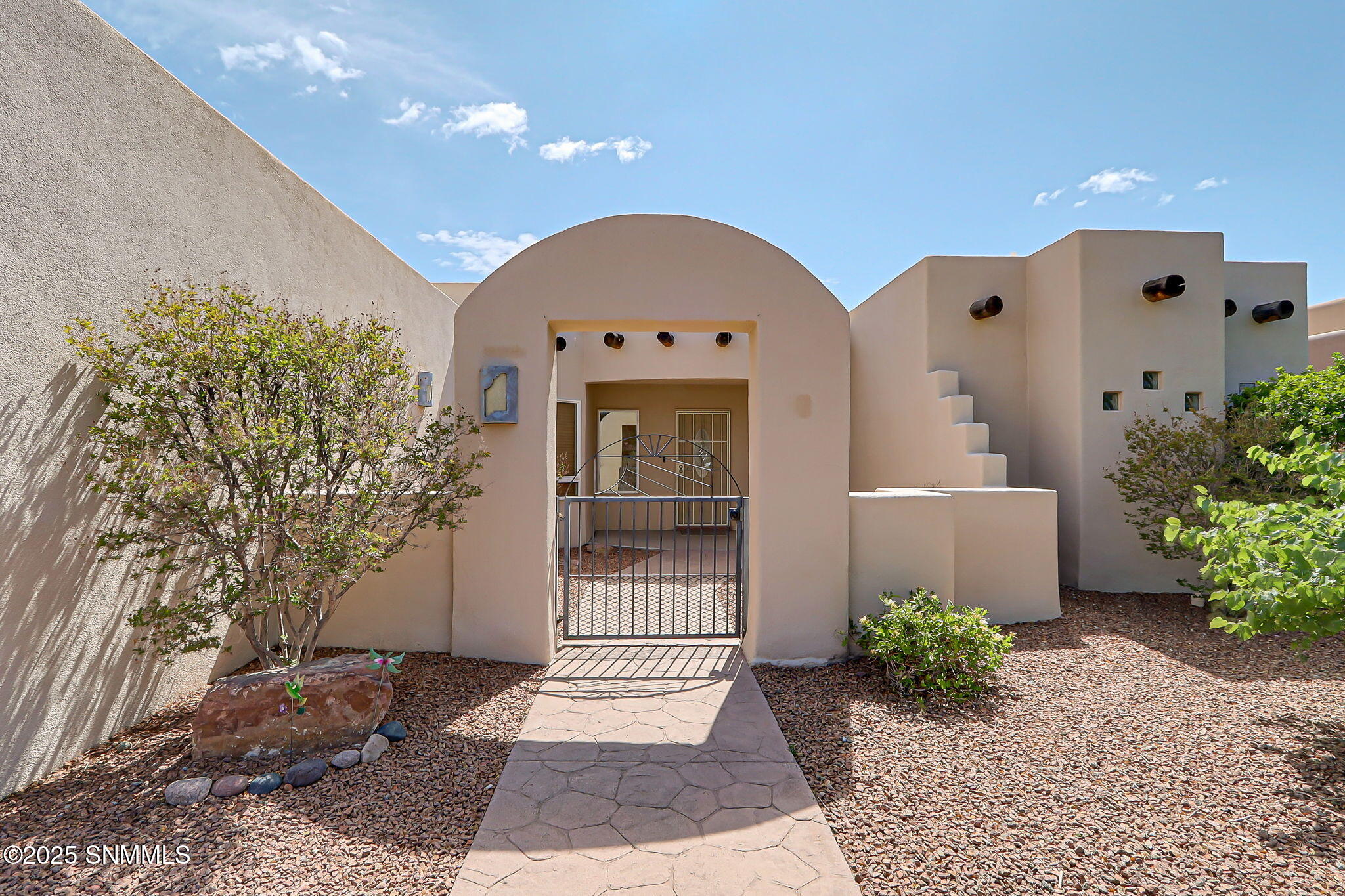 1906 Coyote Ridge Drive Property Photo 4