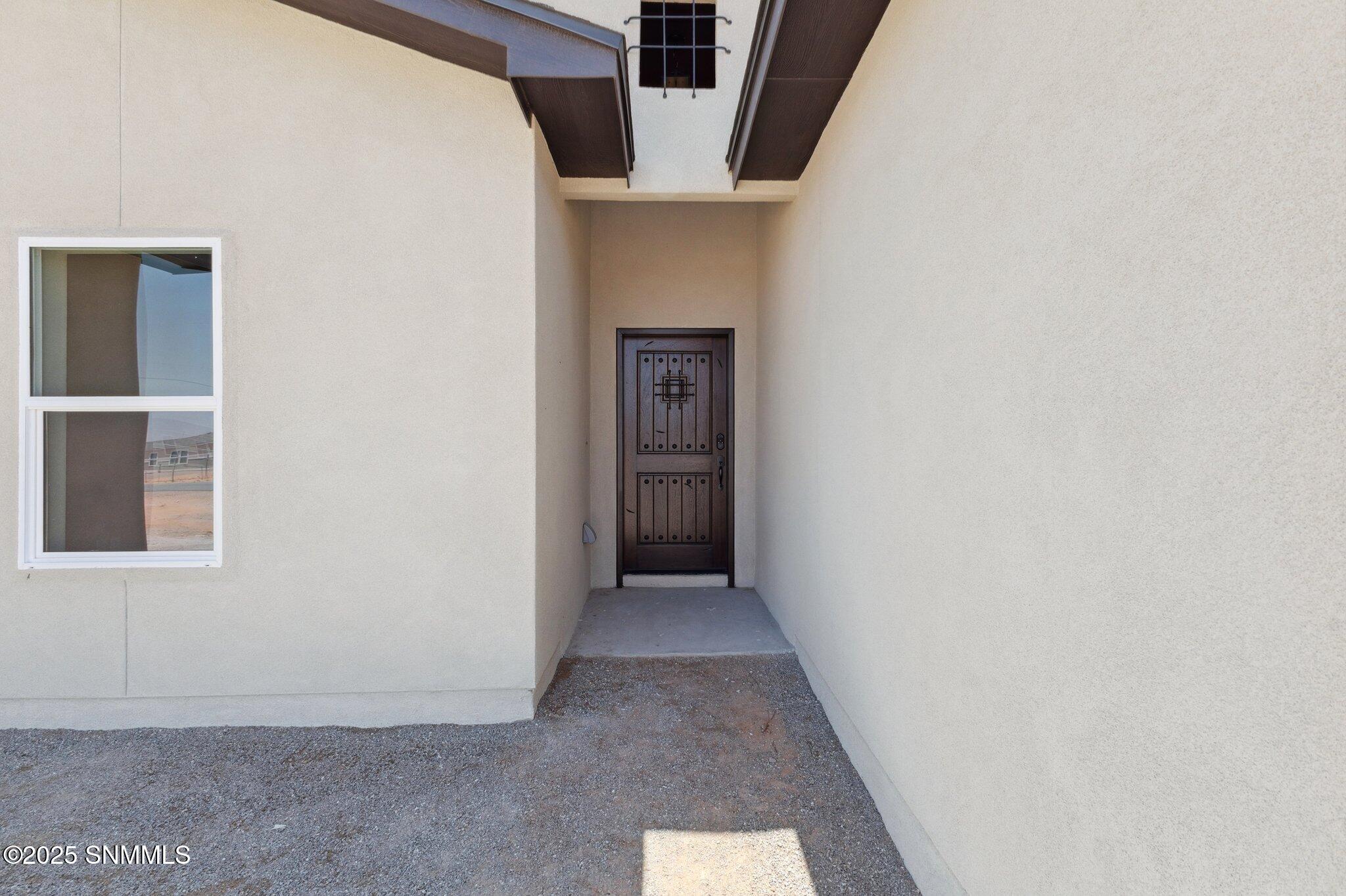 1384 Thar Desert Drive Property Photo 3
