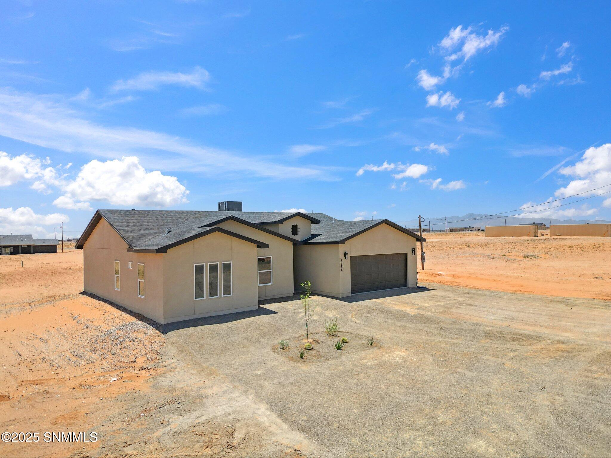 1384 Thar Desert Drive Property Photo 4
