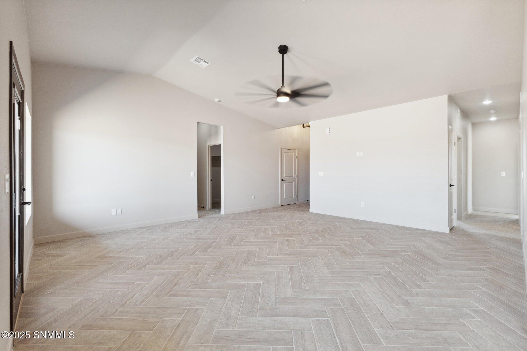 1384 Thar Desert Drive Property Photo 20