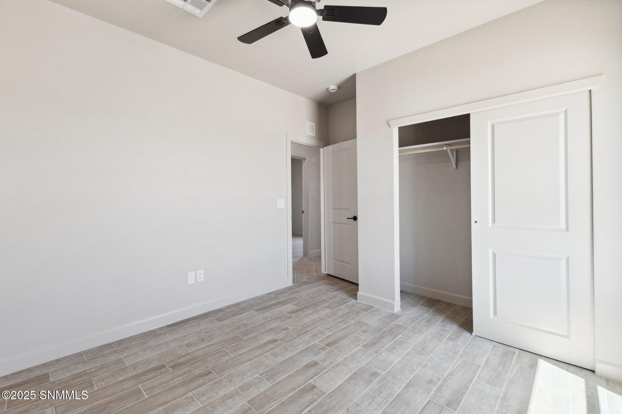 1384 Thar Desert Drive Property Photo 33