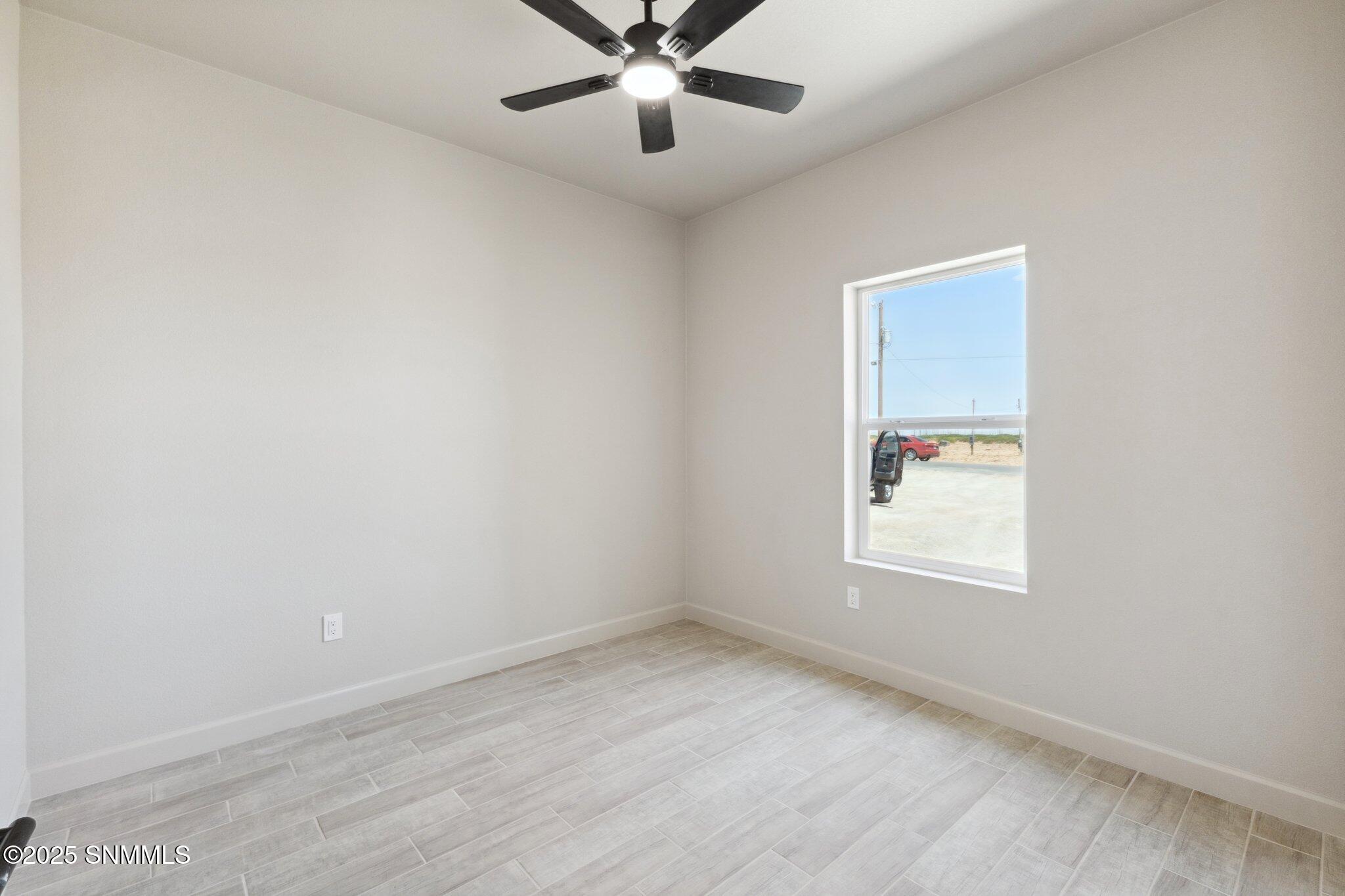 1384 Thar Desert Drive Property Photo 34