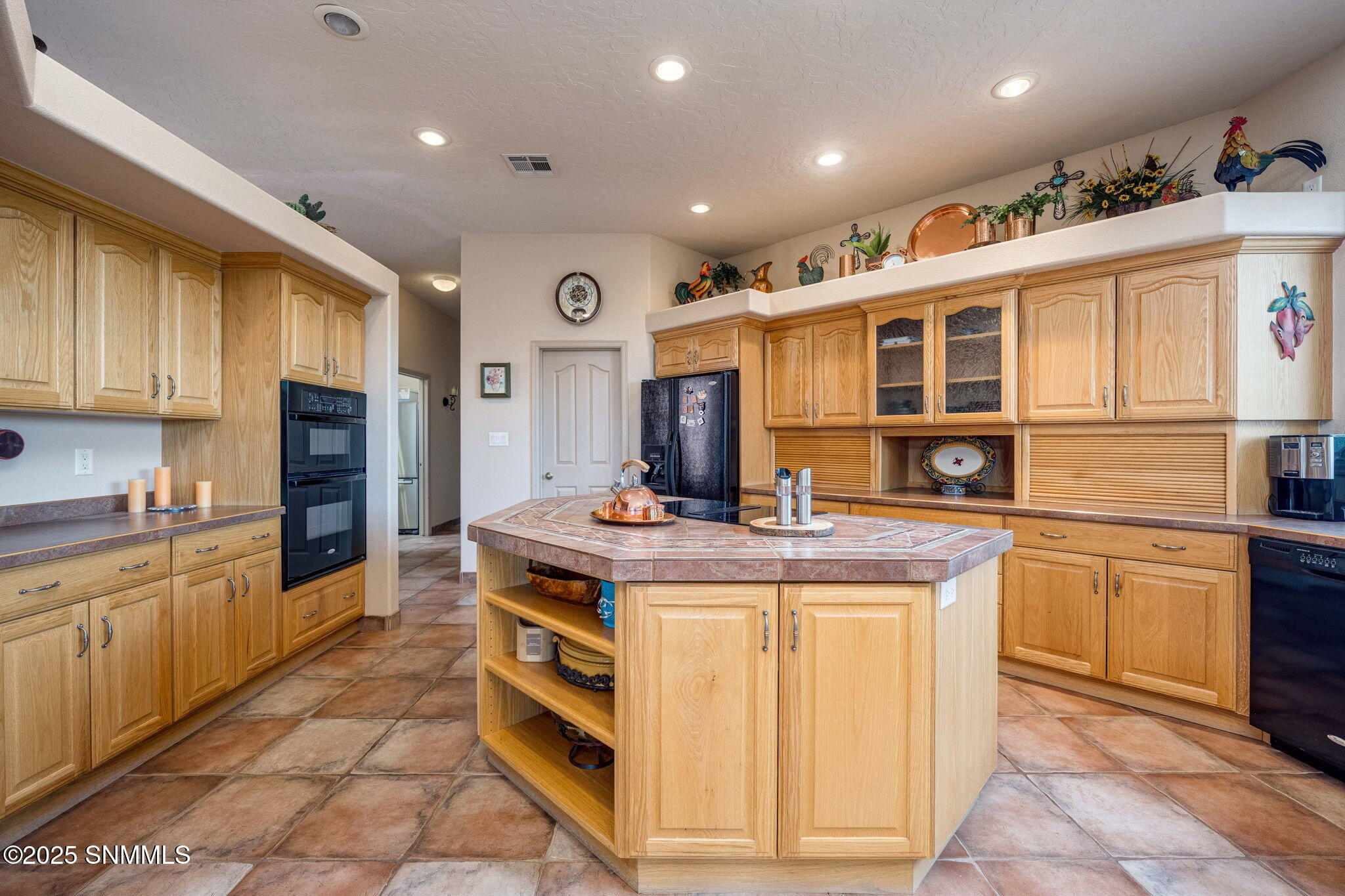 1540 Vista Del Valle Property Photo 3