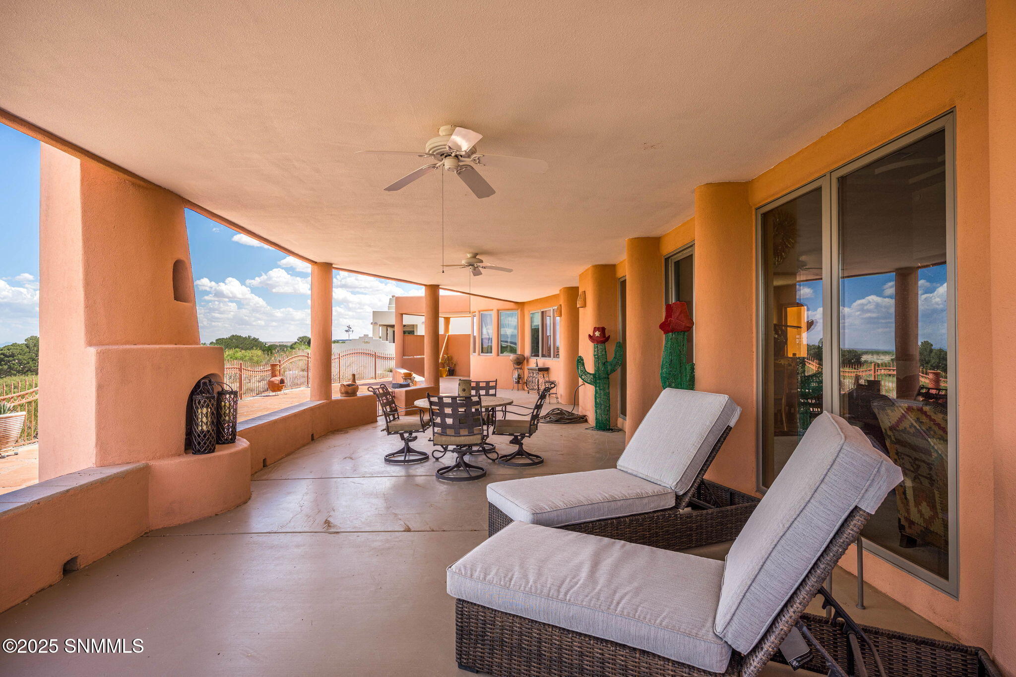 1540 Vista Del Valle Property Photo 7