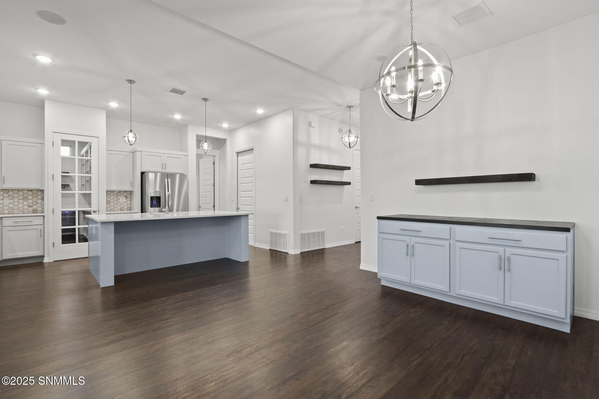 1099 Bronze Hill Avenue Property Photo 3