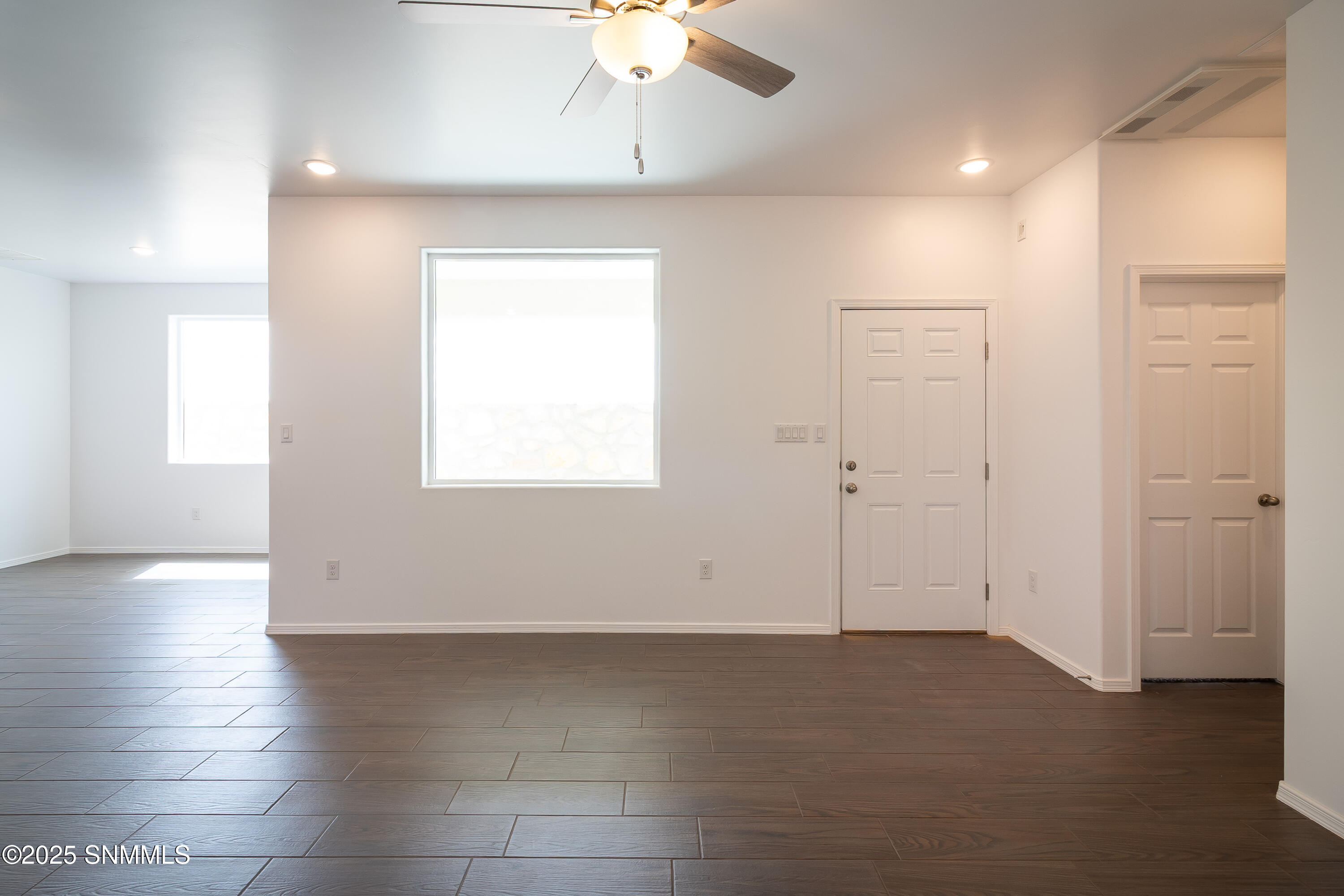 3020 Gladstone Street Property Photo 9