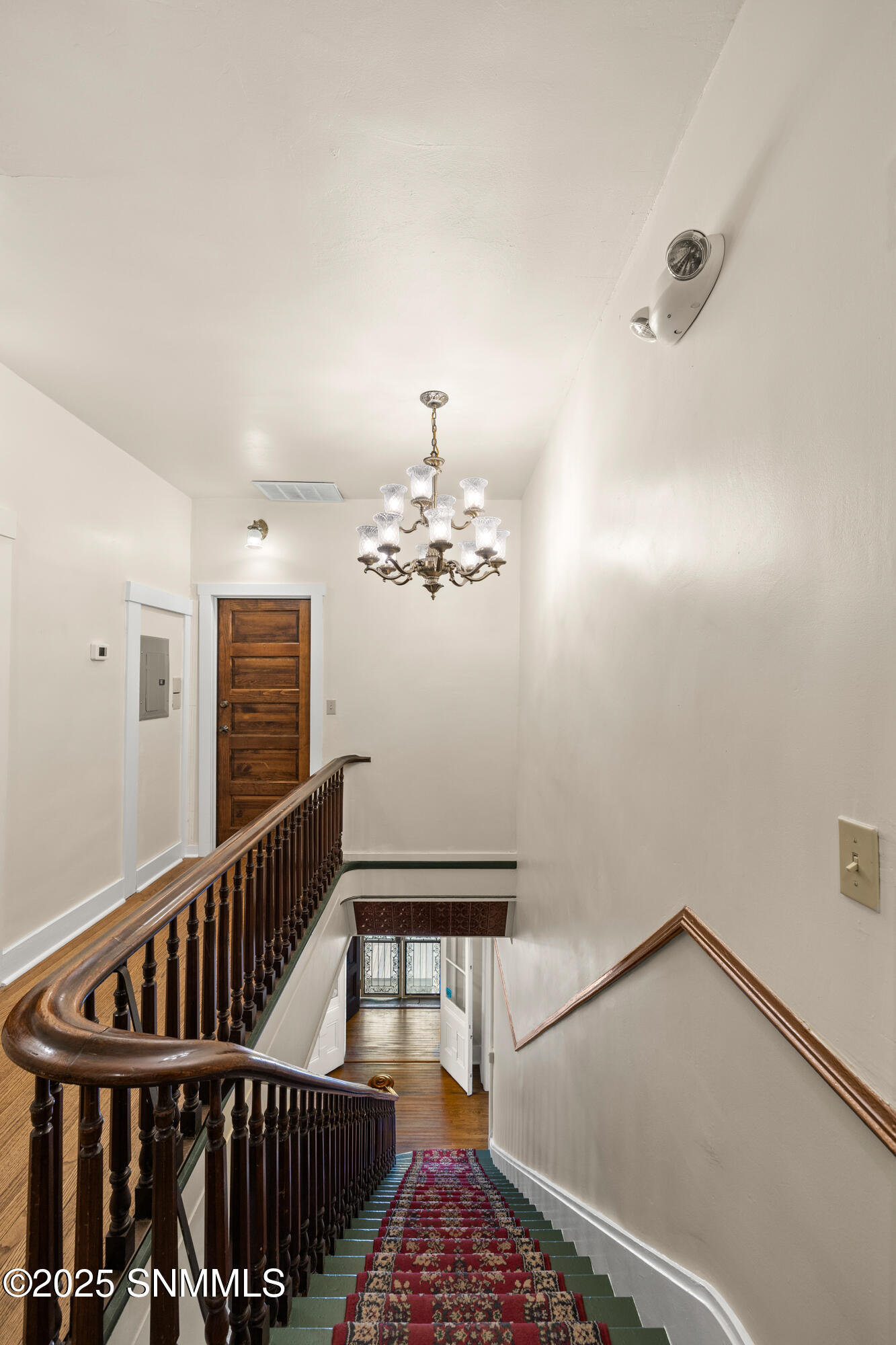 411 W Broadway Street Property Photo 43