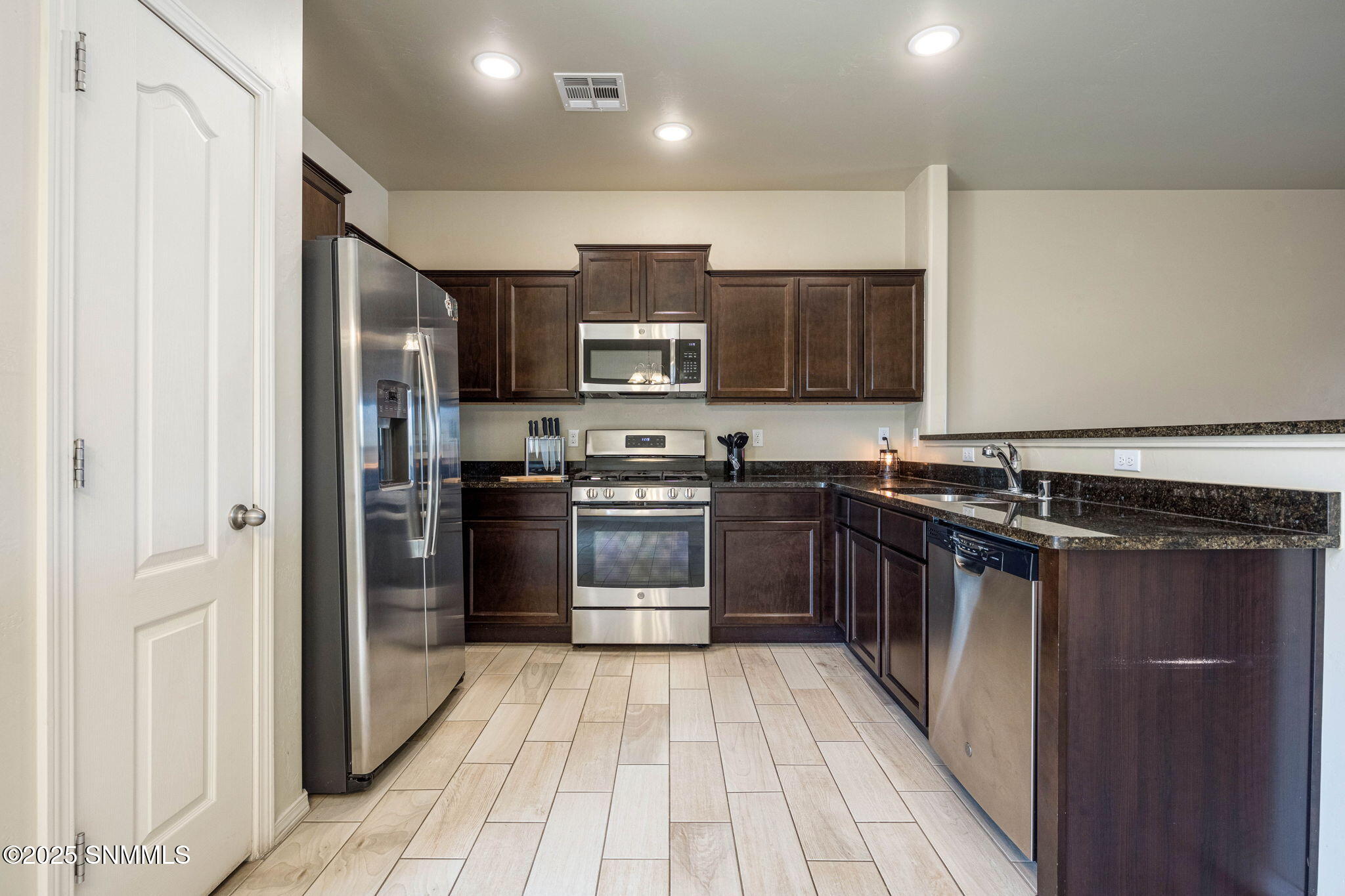 3031 San Lorenzo Avenue Property Photo 9