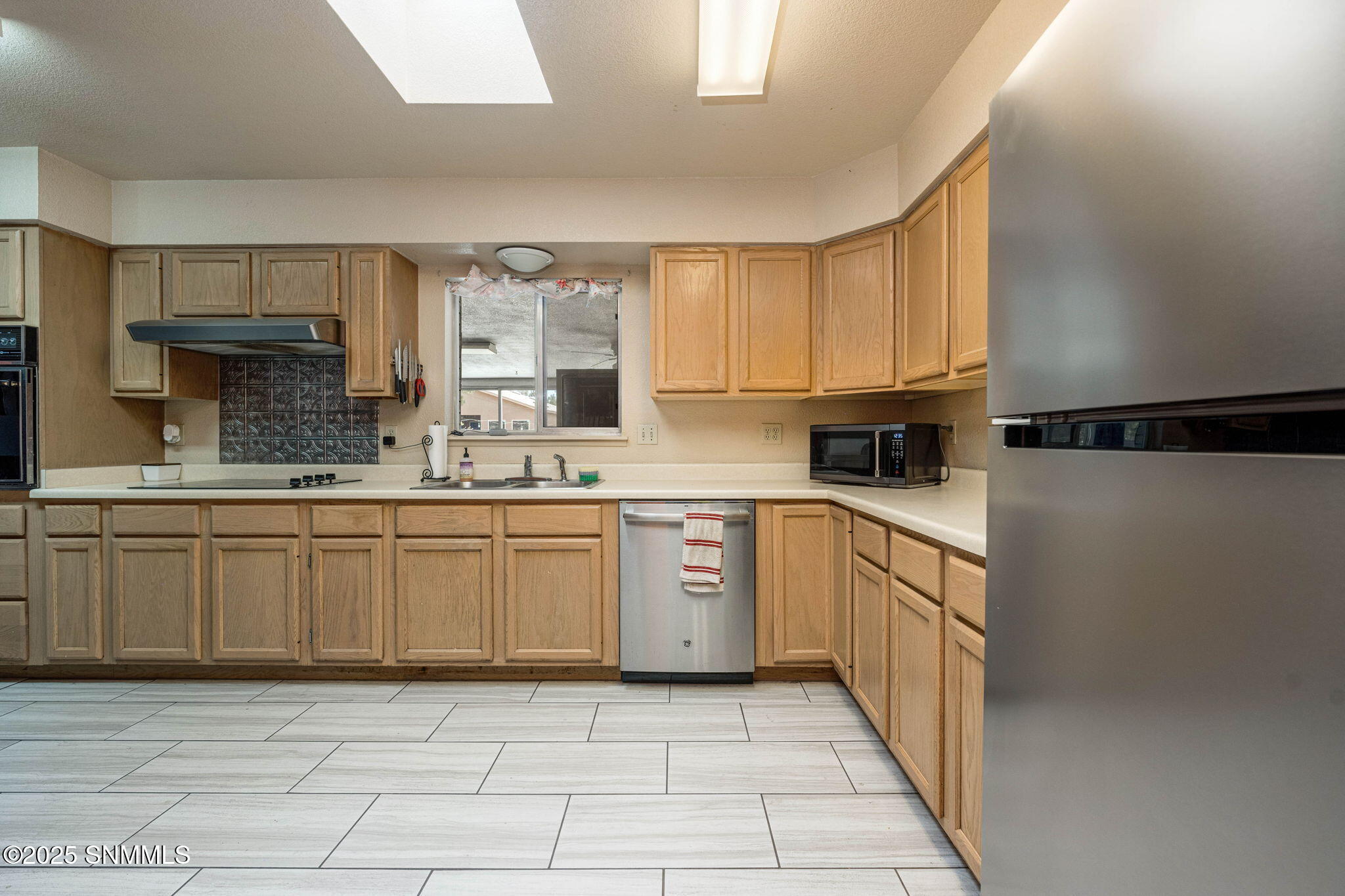 2165 Thomas Drive Property Photo 9