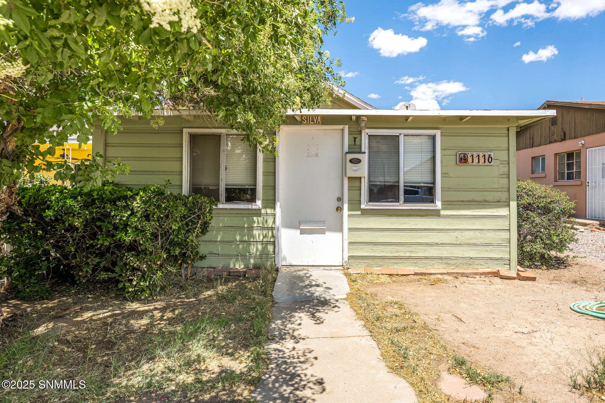 1116 W Hadley Property Photo 4