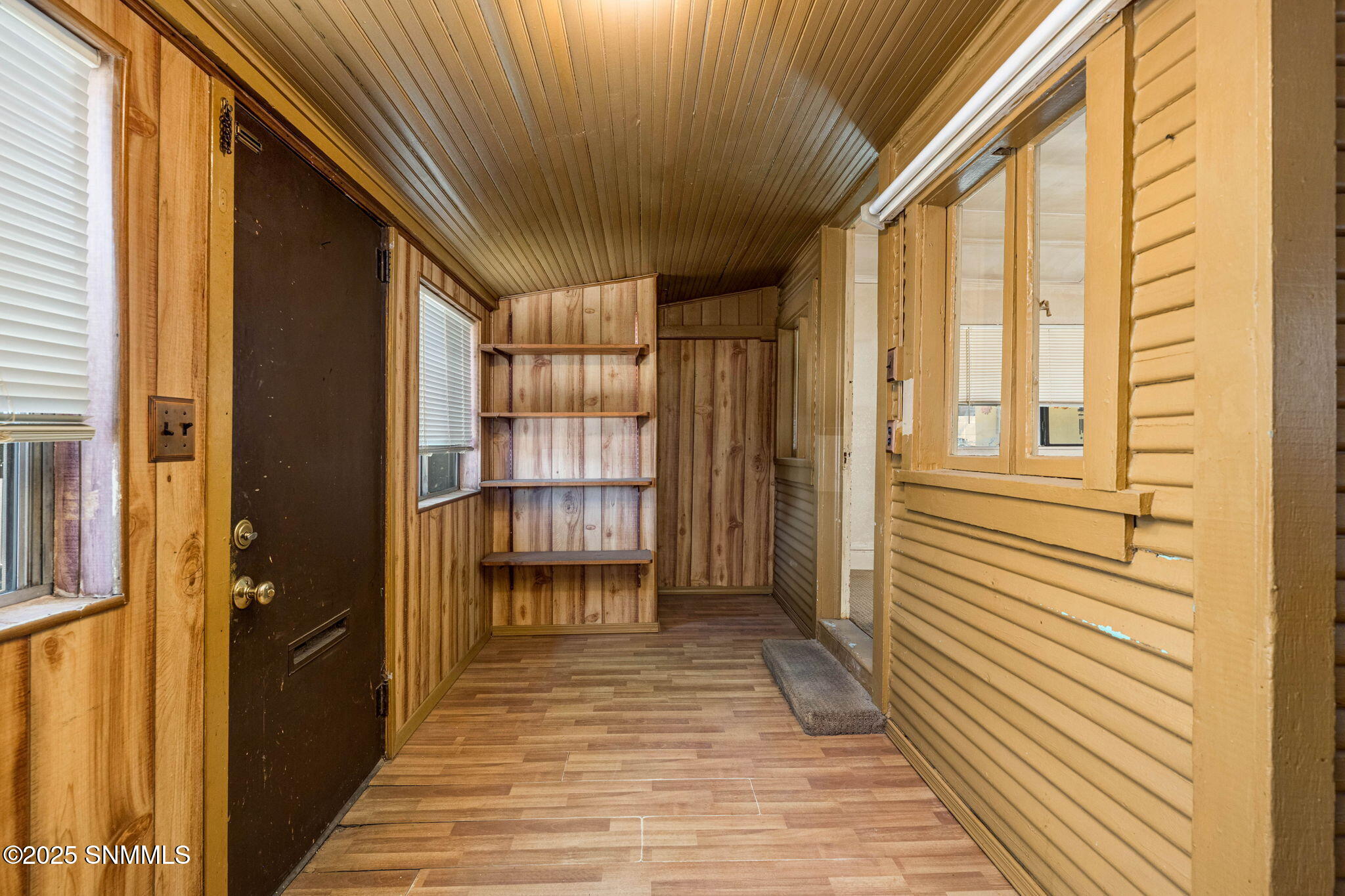 1116 W Hadley Property Photo 5