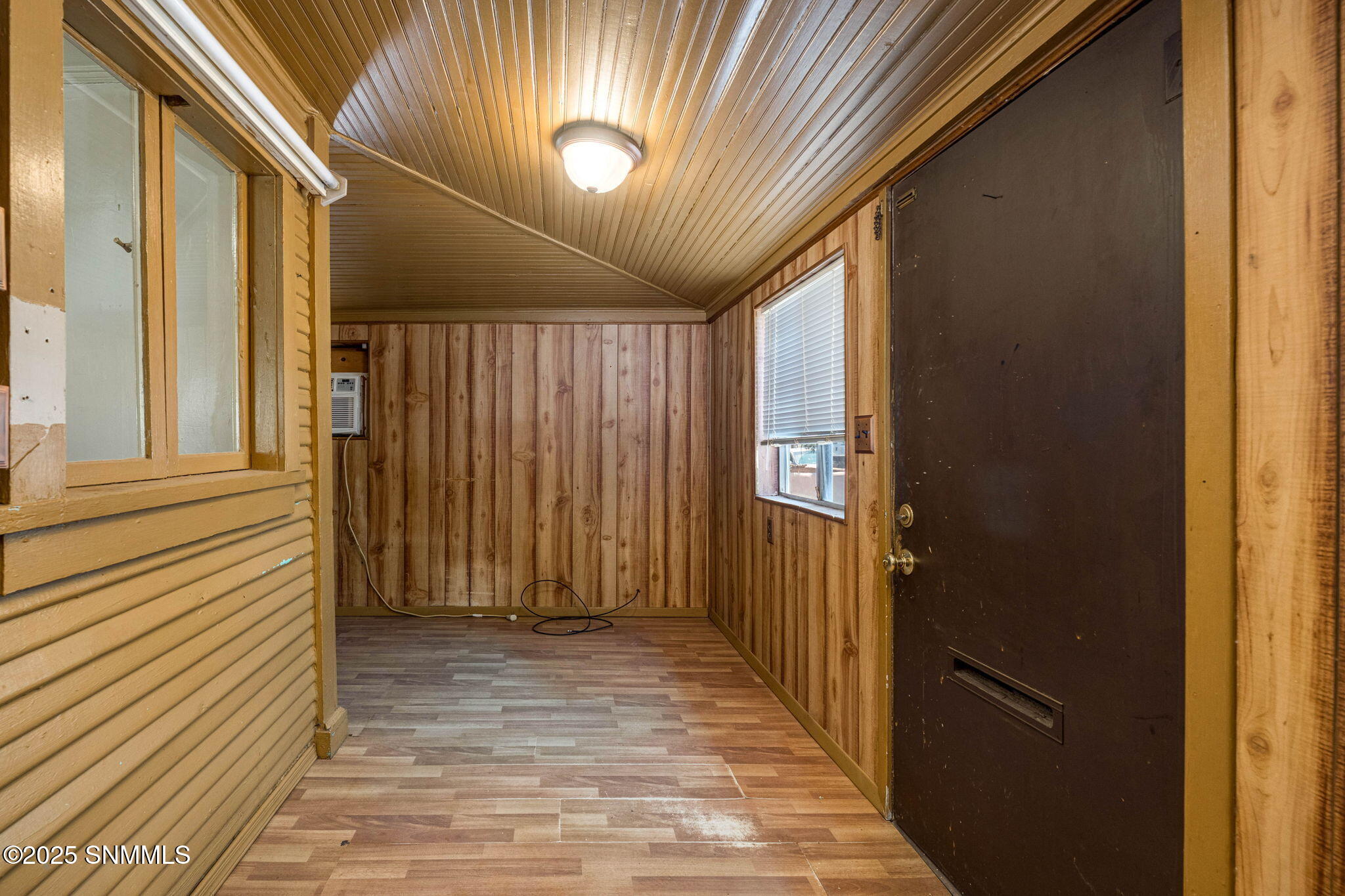1116 W Hadley Property Photo 6