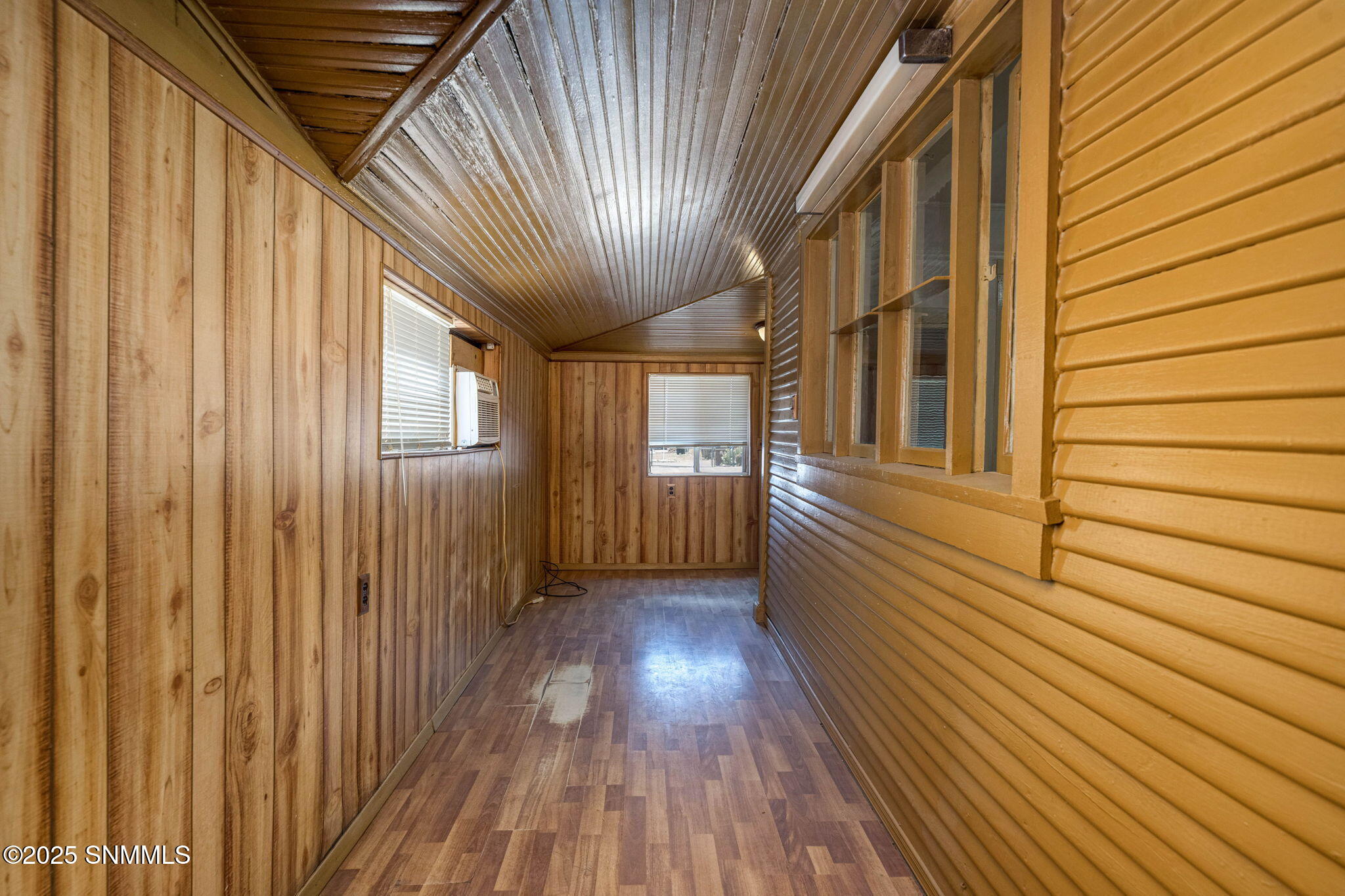 1116 W Hadley Property Photo 8