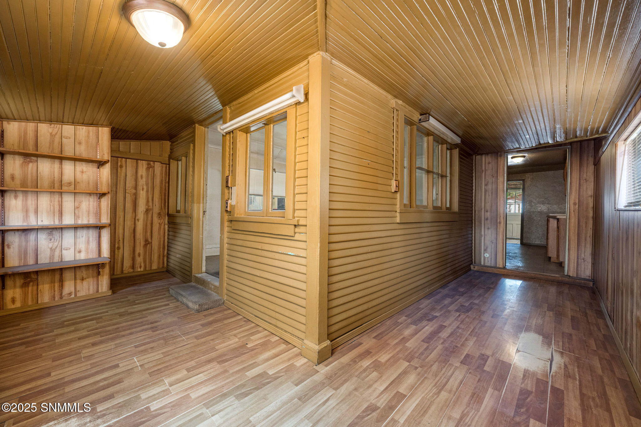 1116 W Hadley Property Photo 9