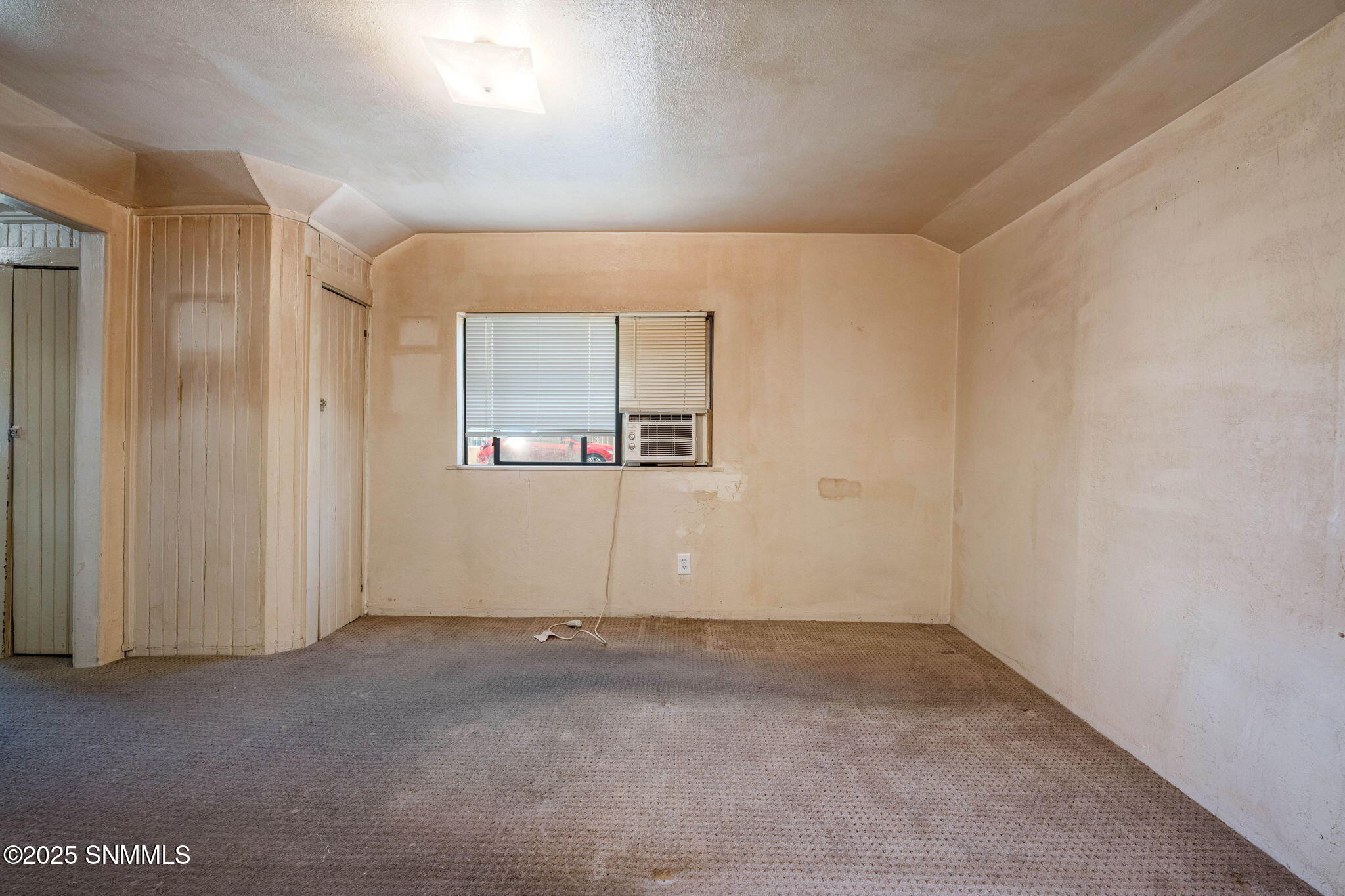 1116 W Hadley Property Photo 13