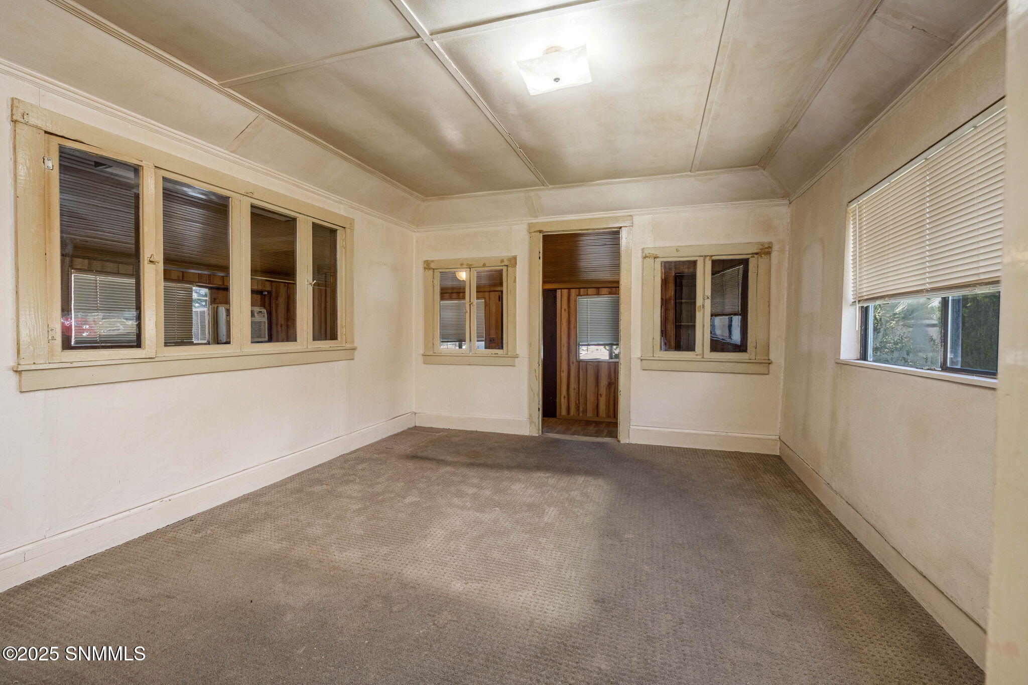 1116 W Hadley Property Photo 16