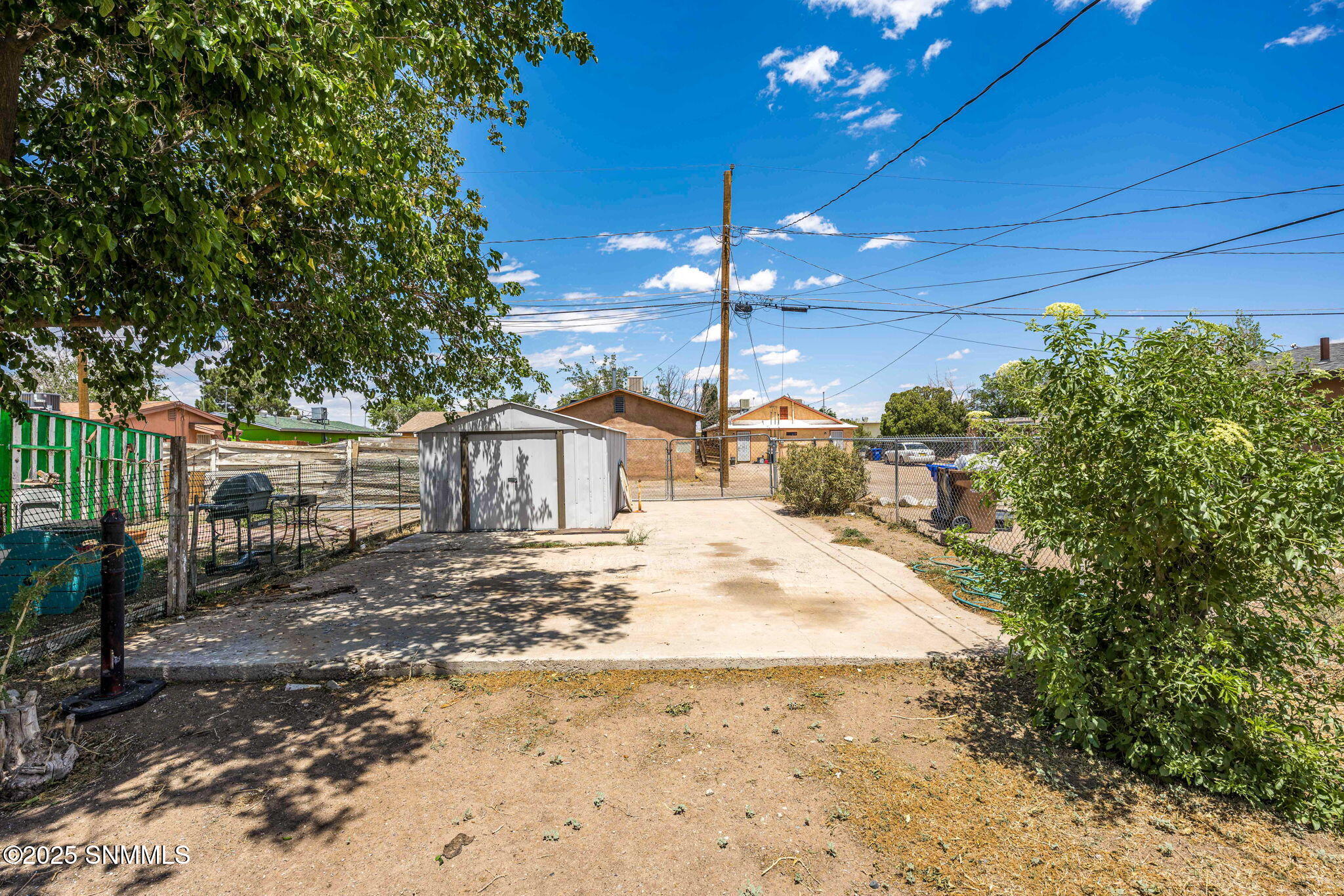 1116 W Hadley Property Photo 24
