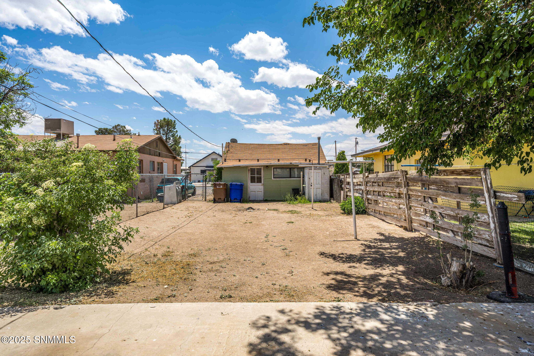 1116 W Hadley Property Photo 25
