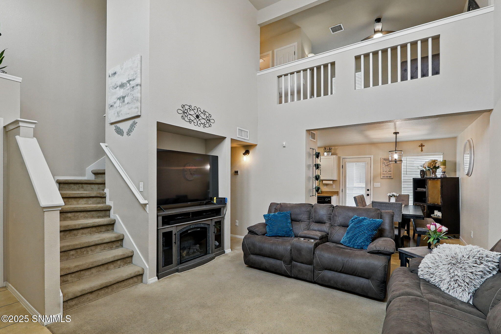 5801 Laurensito Street Property Photo 5
