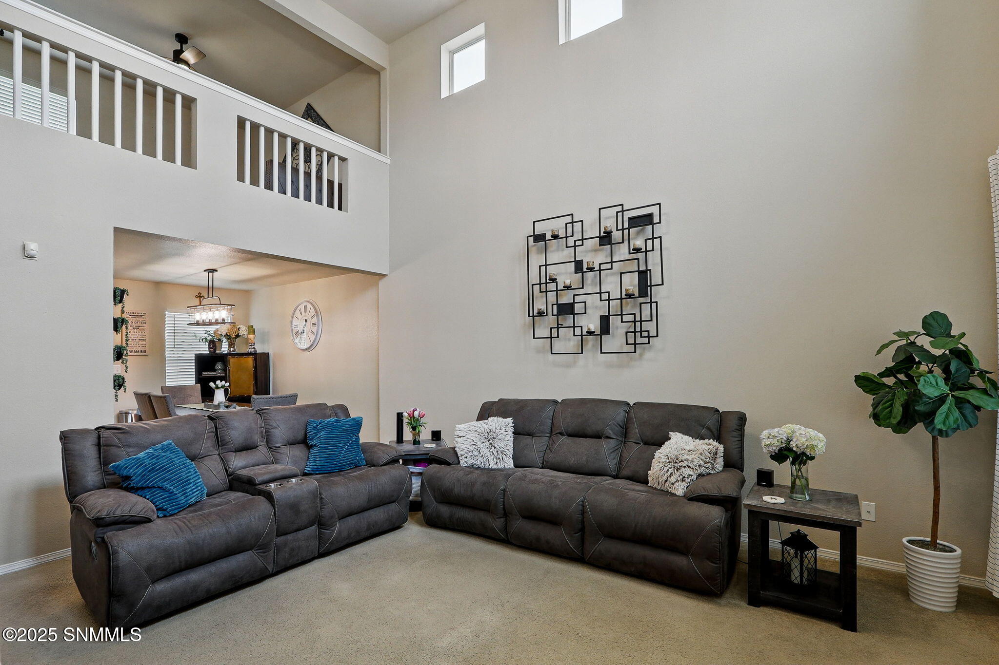 5801 Laurensito Street Property Photo 6