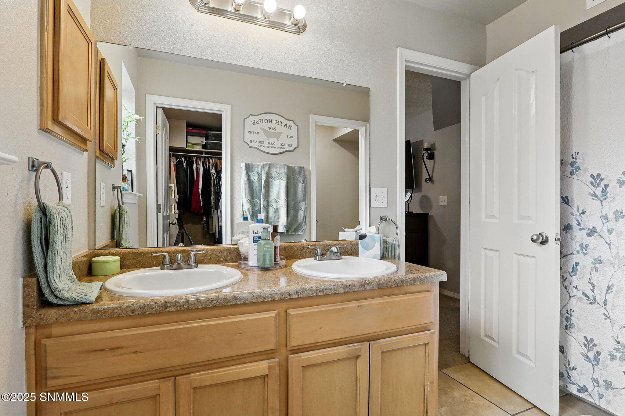 5801 Laurensito Street Property Photo 22