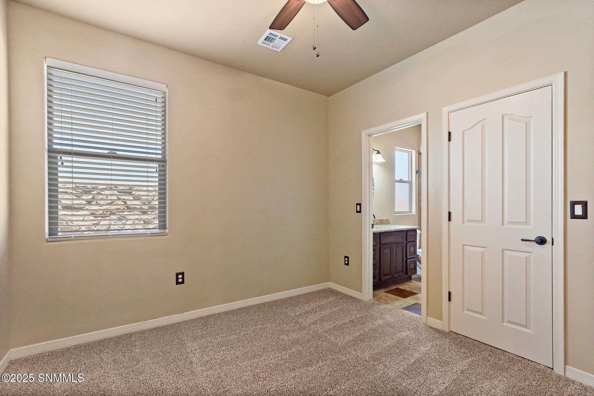 4117 Espana Way Property Photo 6