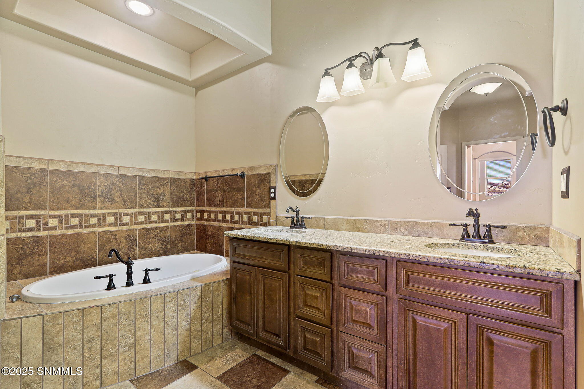 4117 Espana Way Property Photo 12