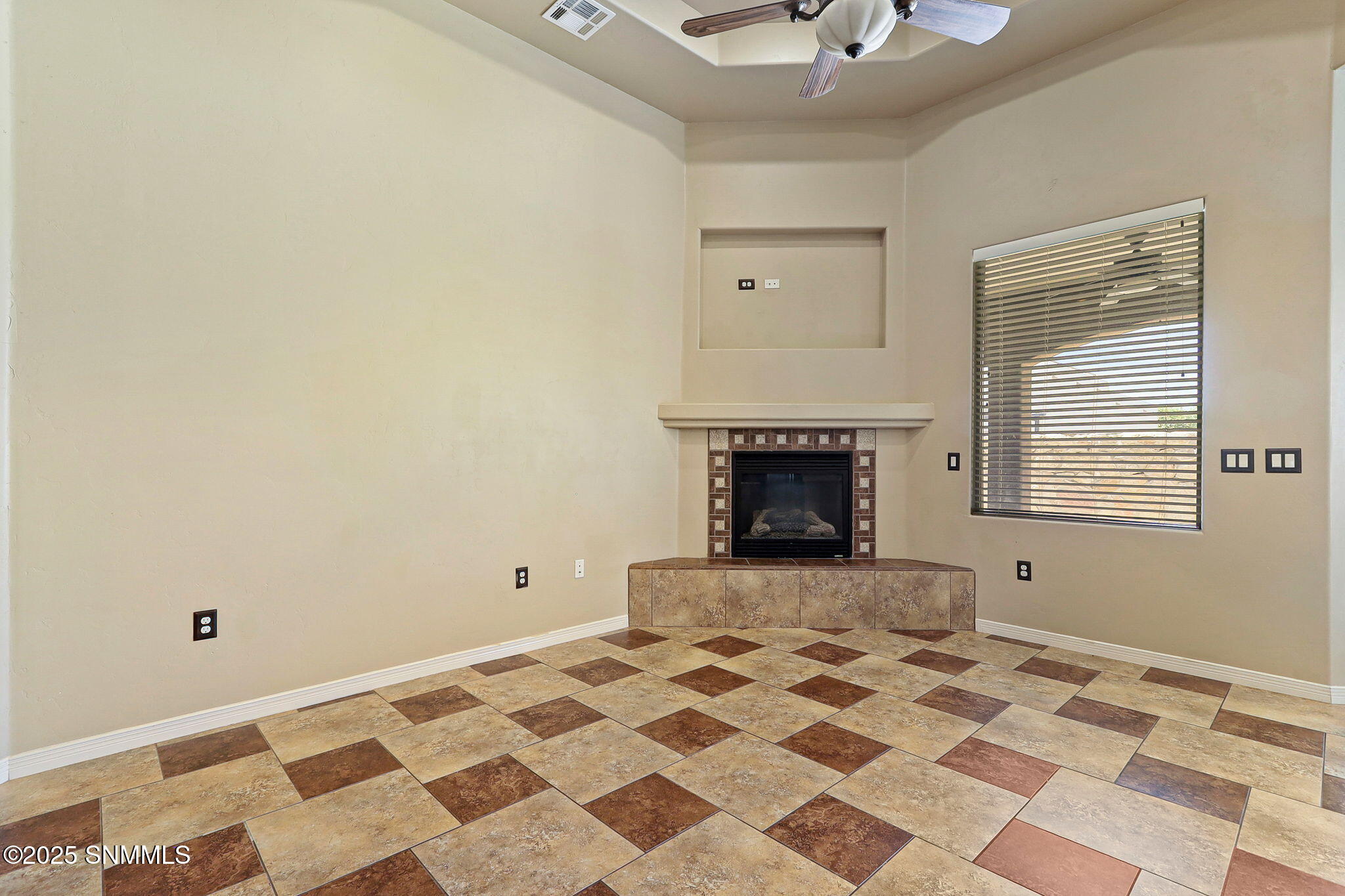 4117 Espana Way Property Photo 15