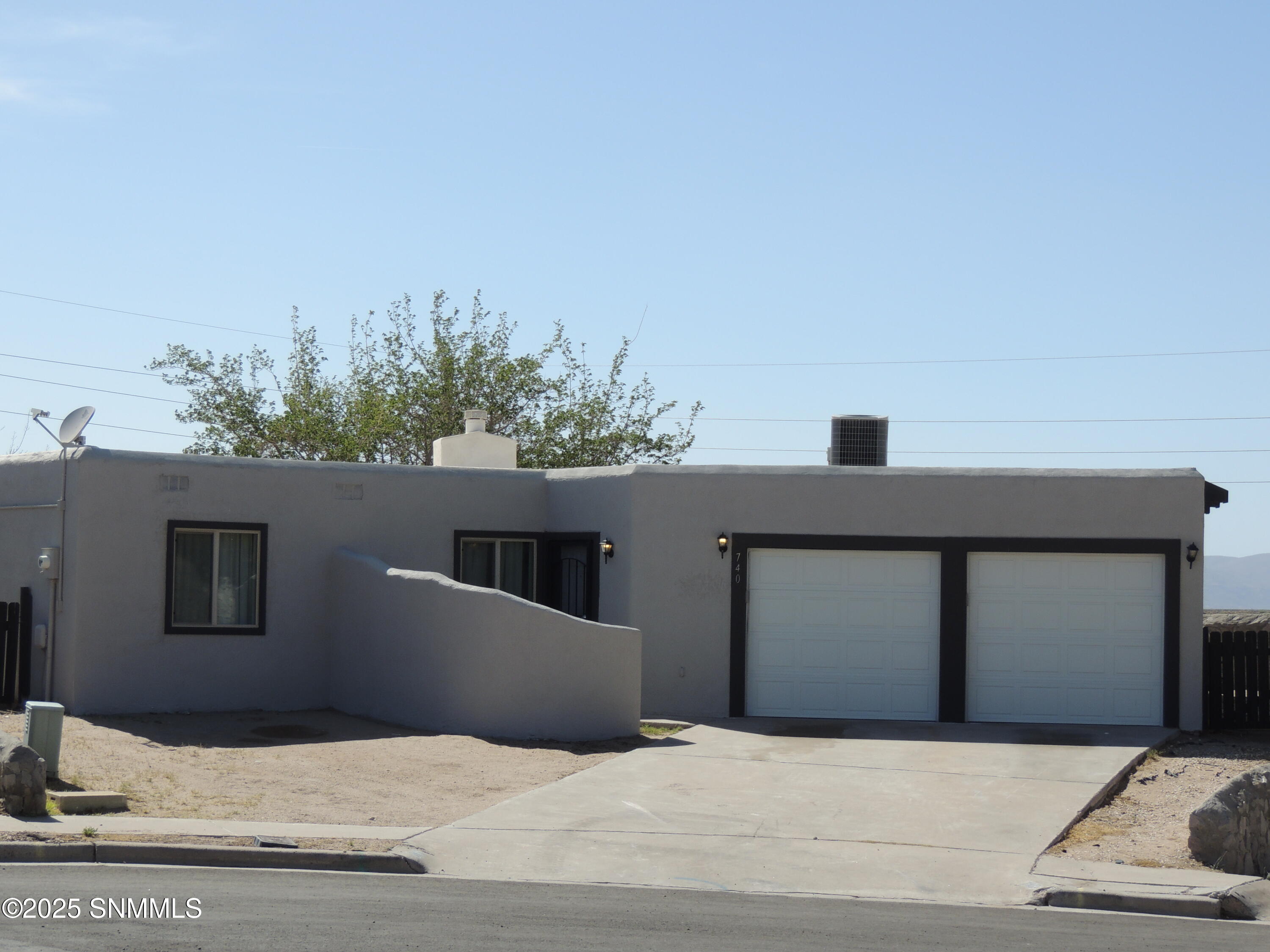 740 Lariat Drive Property Photo 1
