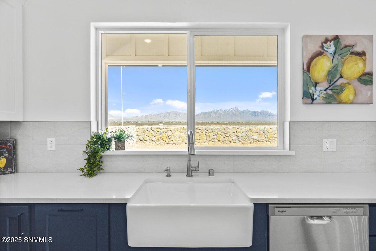 7704 Celestial Street Property Photo 4