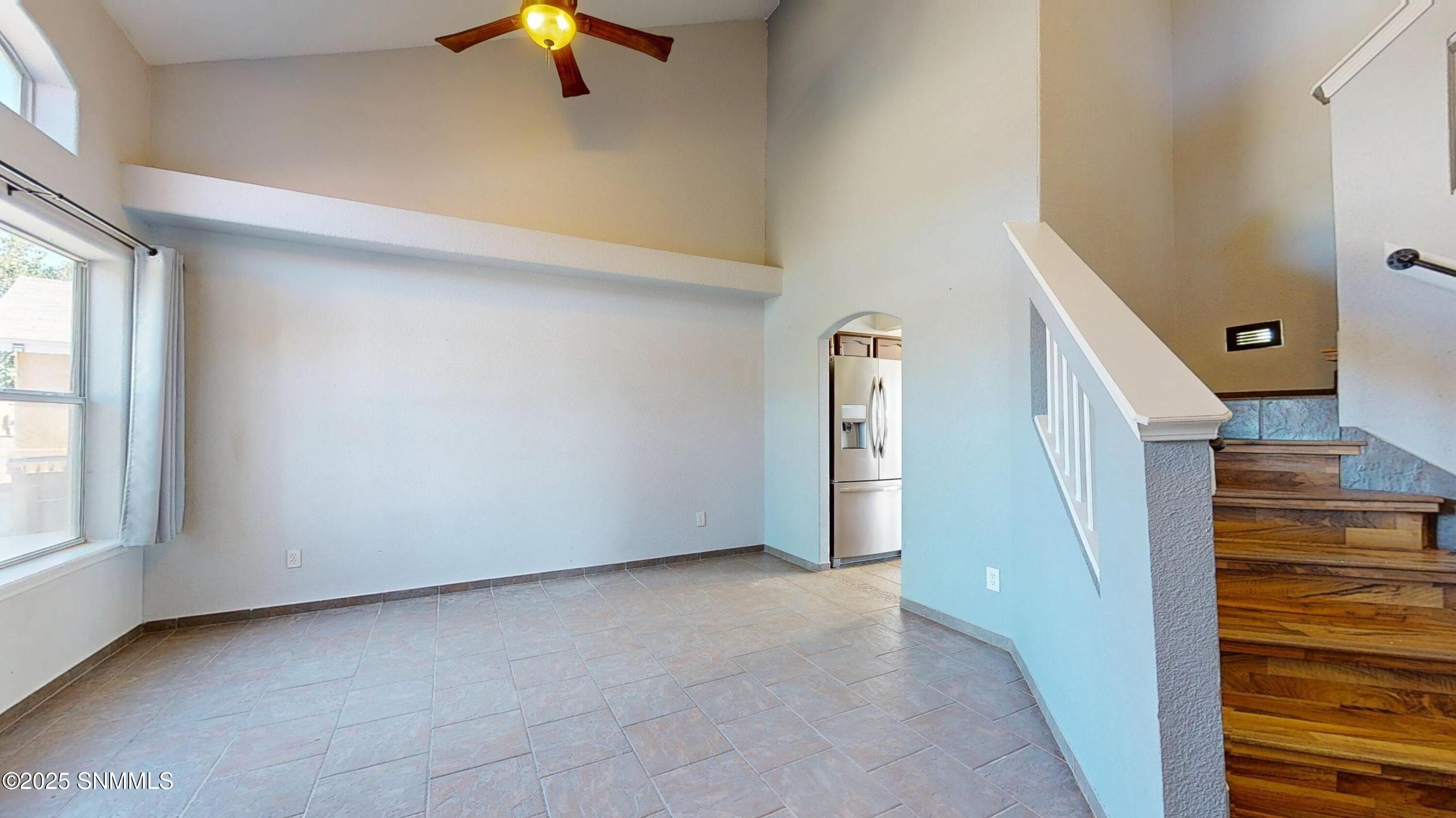 1255 Fountain Loop Property Photo 3