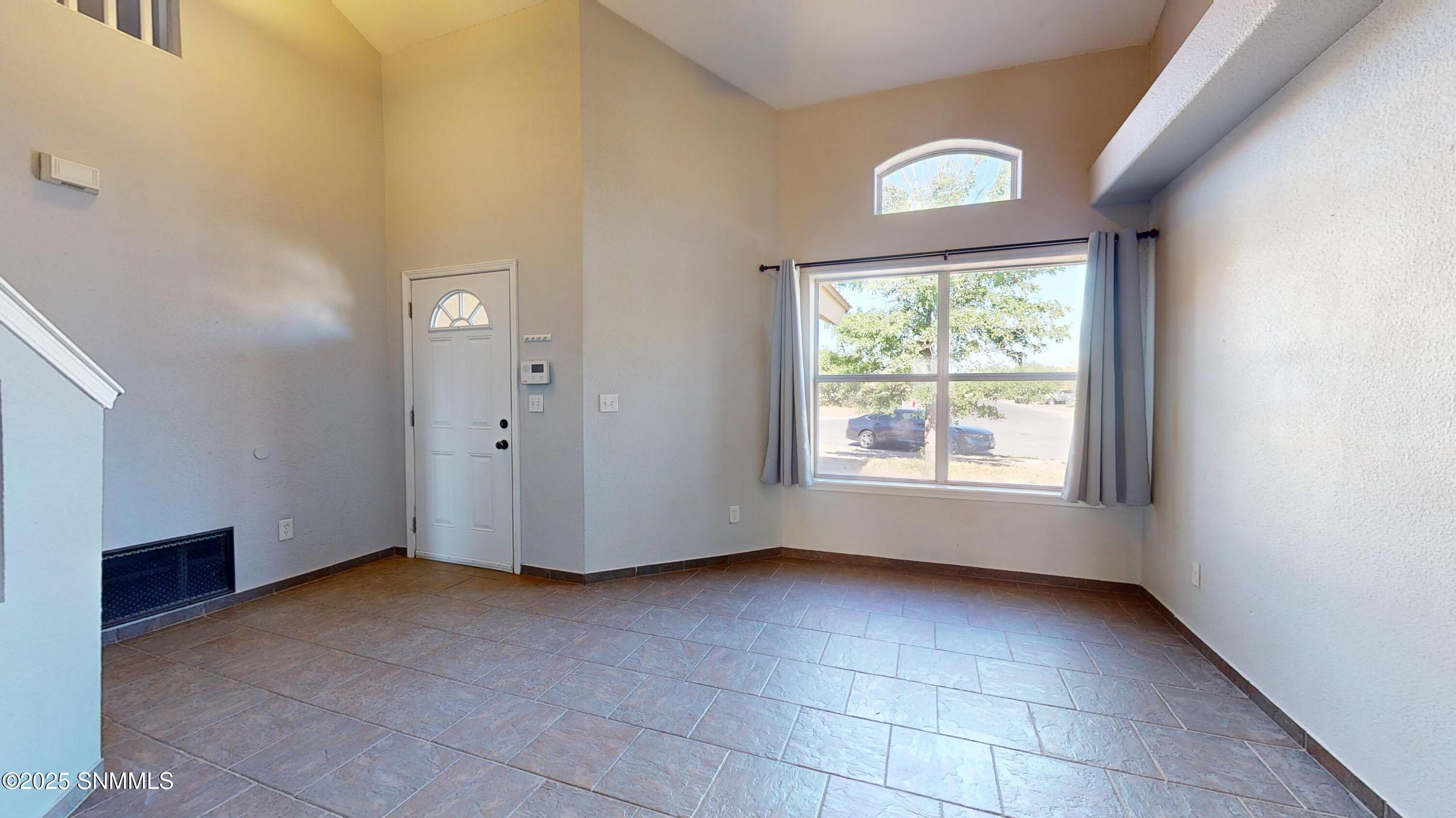 1255 Fountain Loop Property Photo 7
