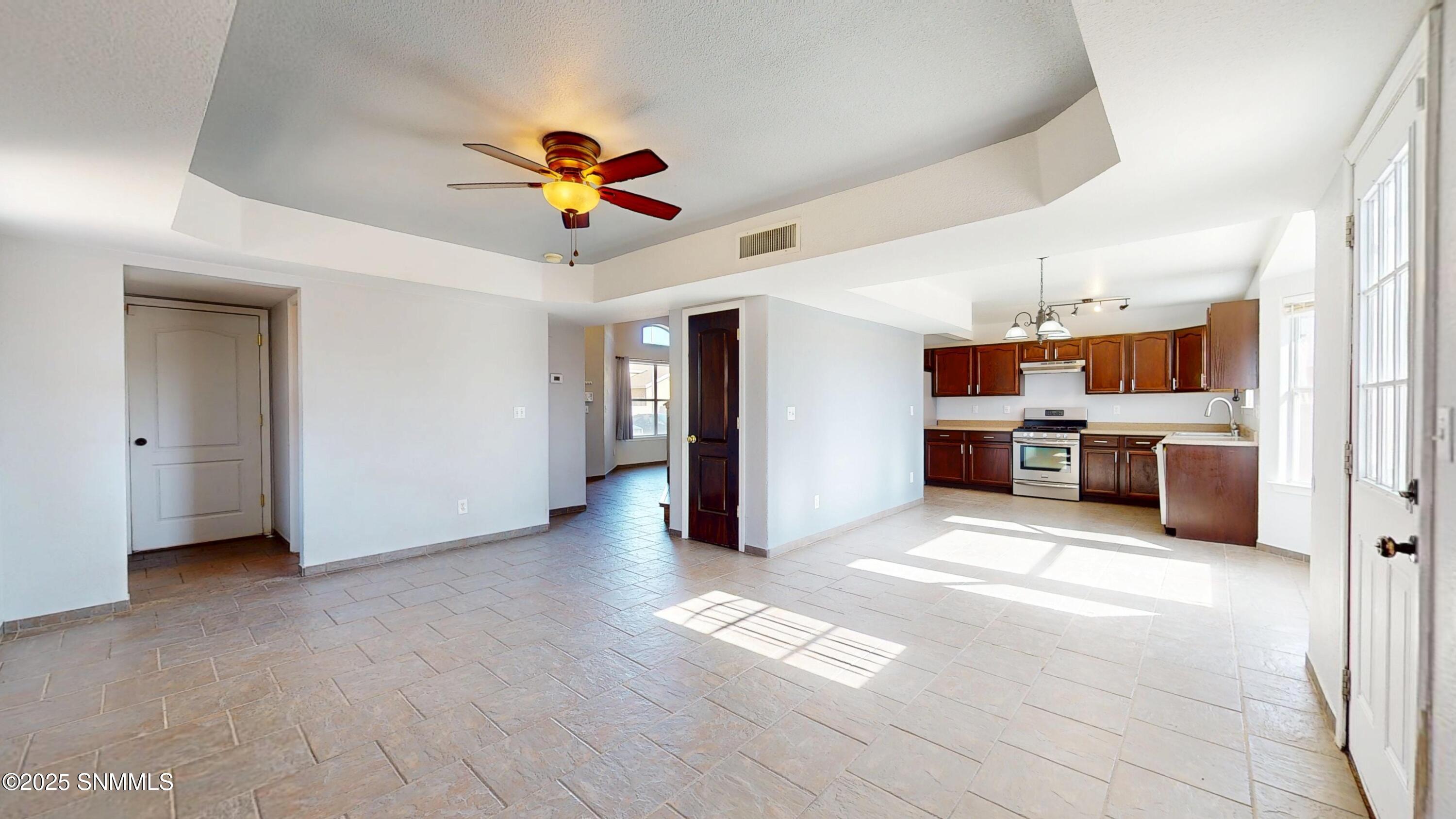 1255 Fountain Loop Property Photo 14