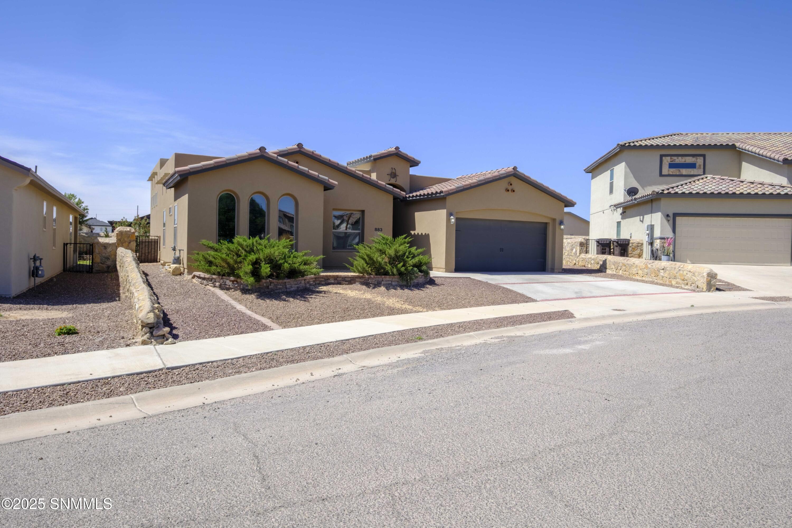 883 Blue Park Avenue Property Photo 3