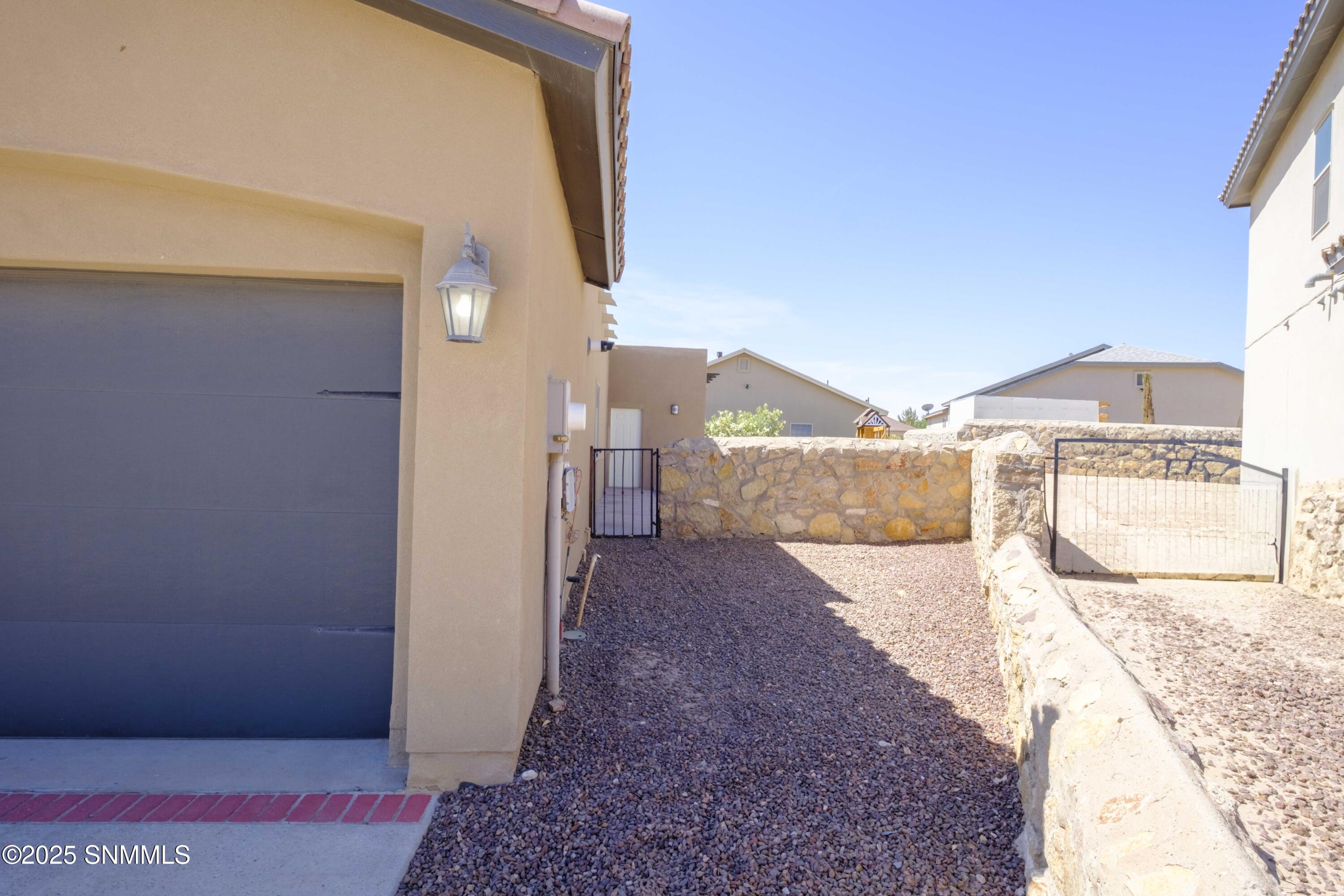 883 Blue Park Avenue Property Photo 4