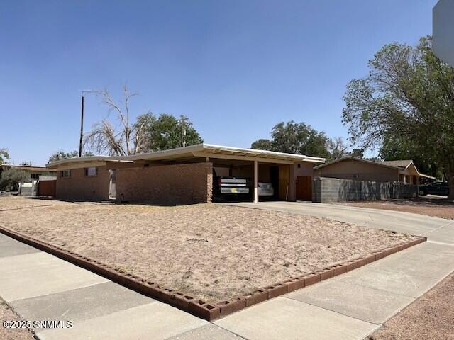 2640 Desert Drive Property Photo 2