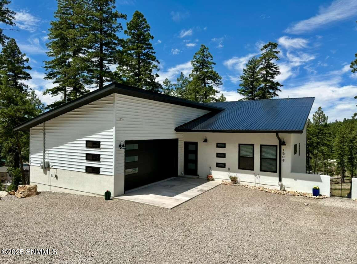 1508 Rainmaker Loop