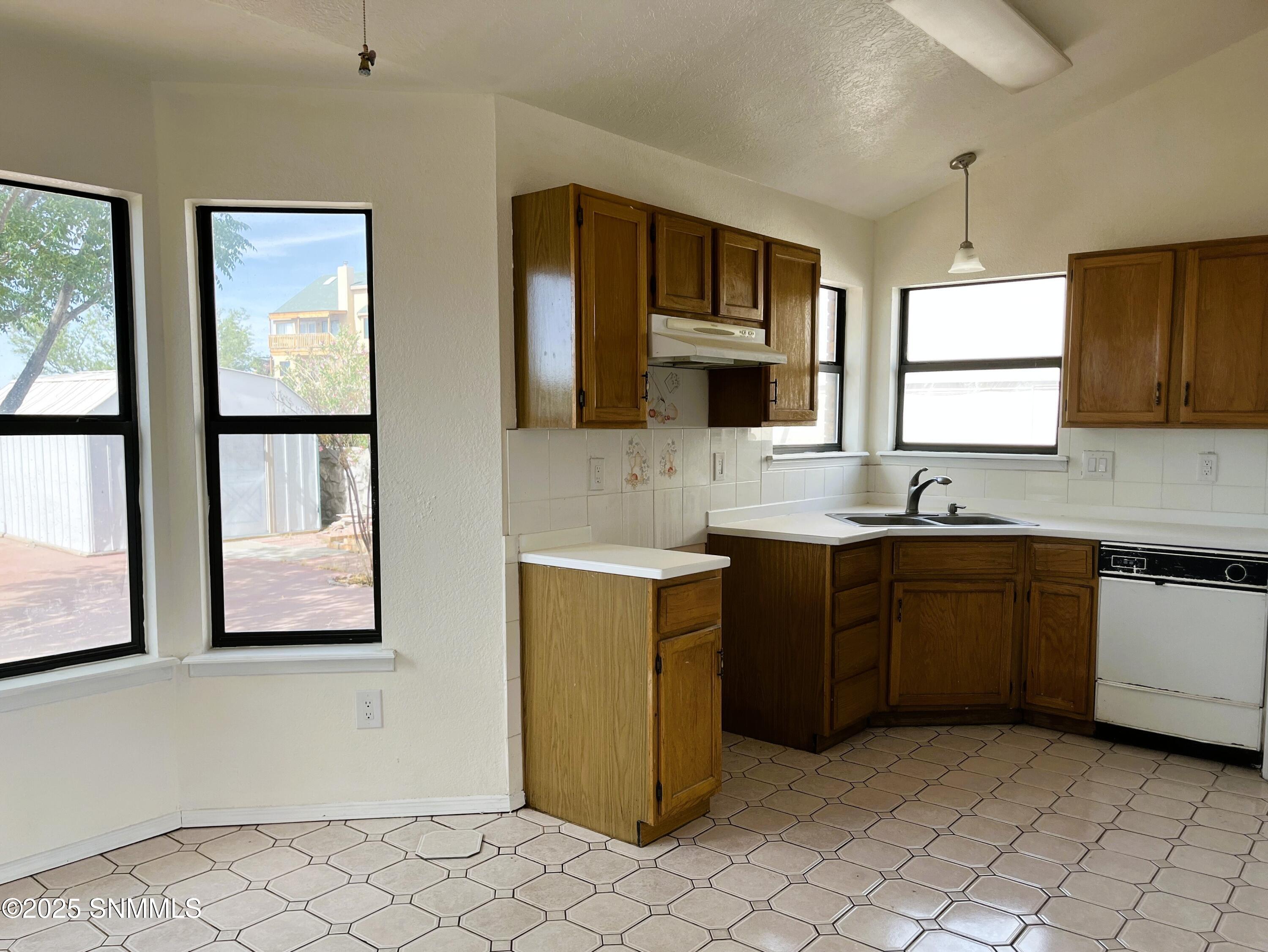 3735 Jade Avenue Property Photo 7