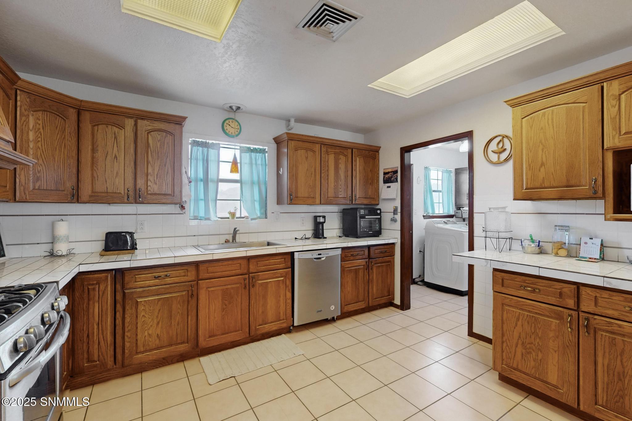 3660 Arcilla Place Property Photo 8
