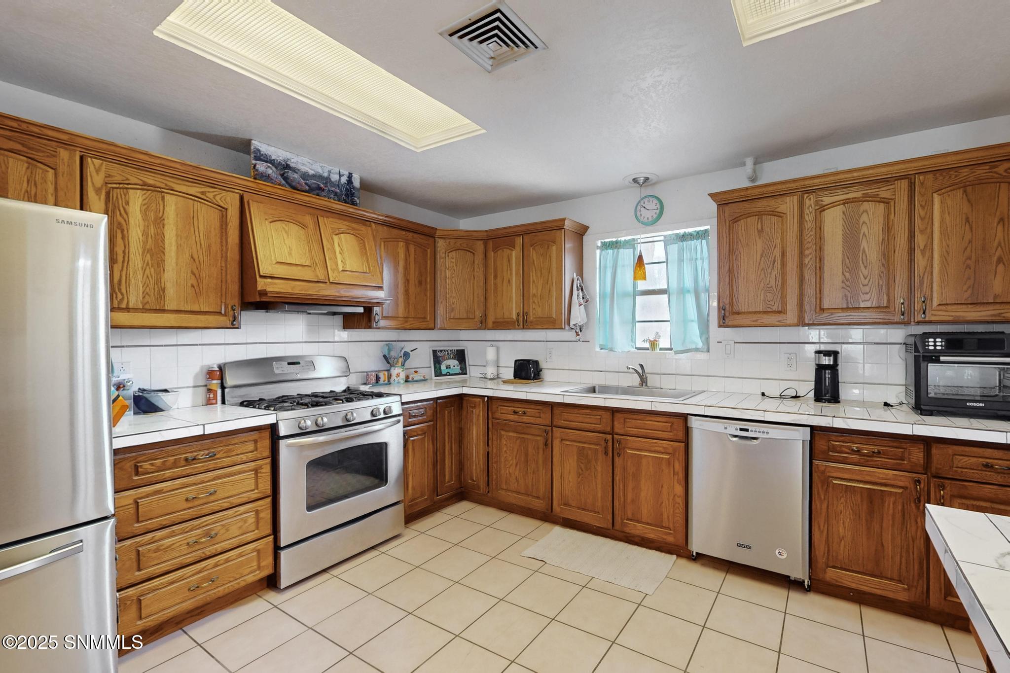 3660 Arcilla Place Property Photo 10