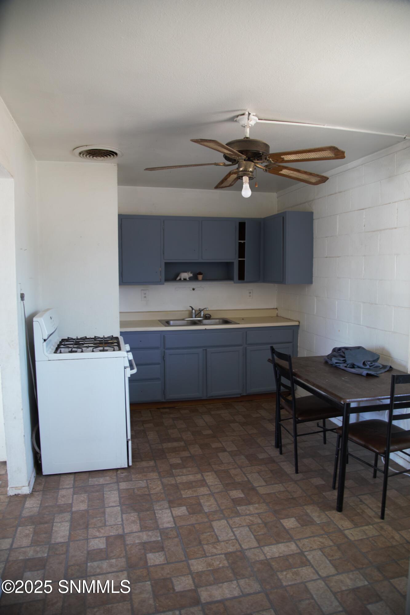 1120 Poplar Avenue Property Photo 6
