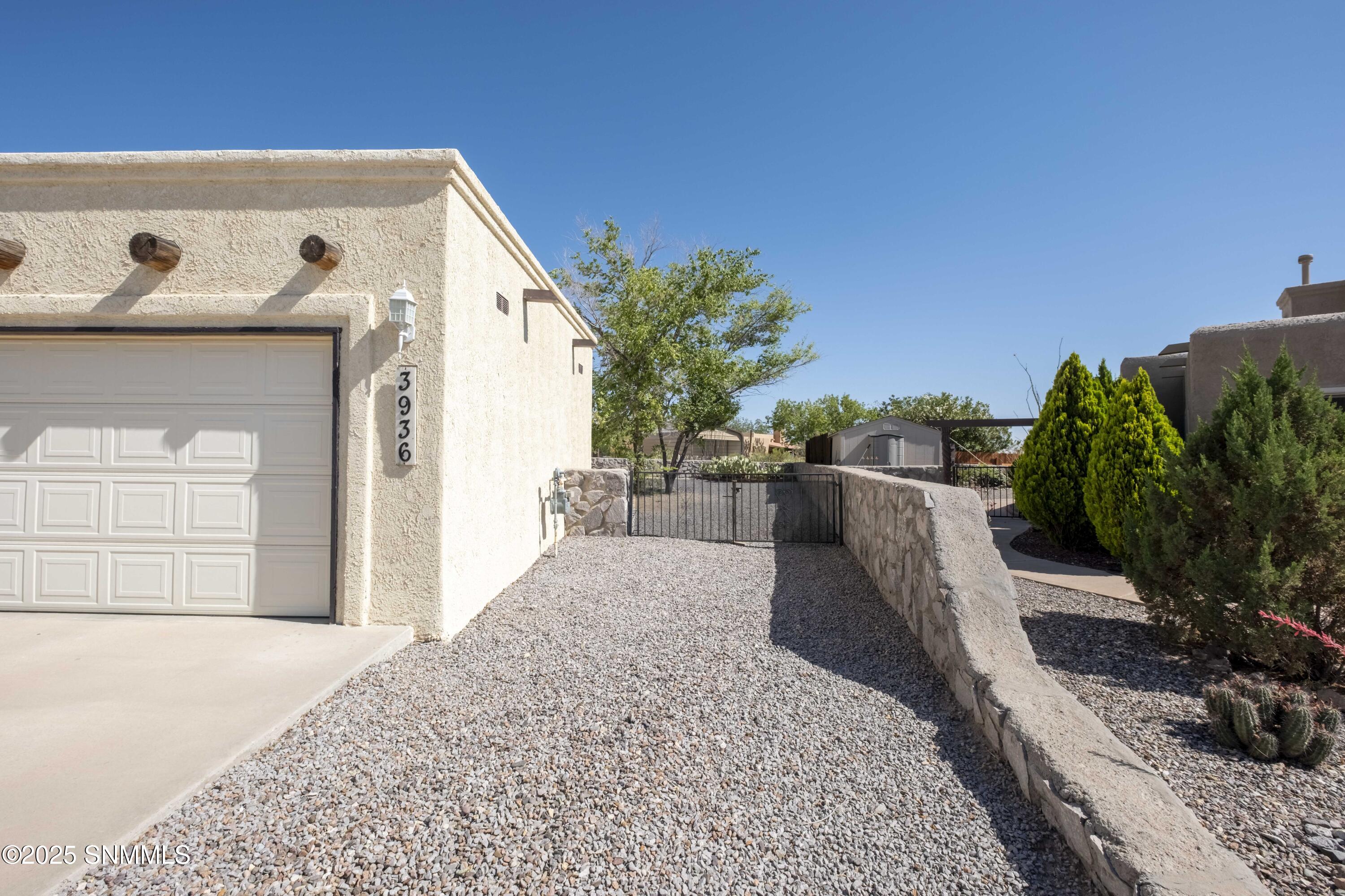 3936 Pineridge Property Photo 4