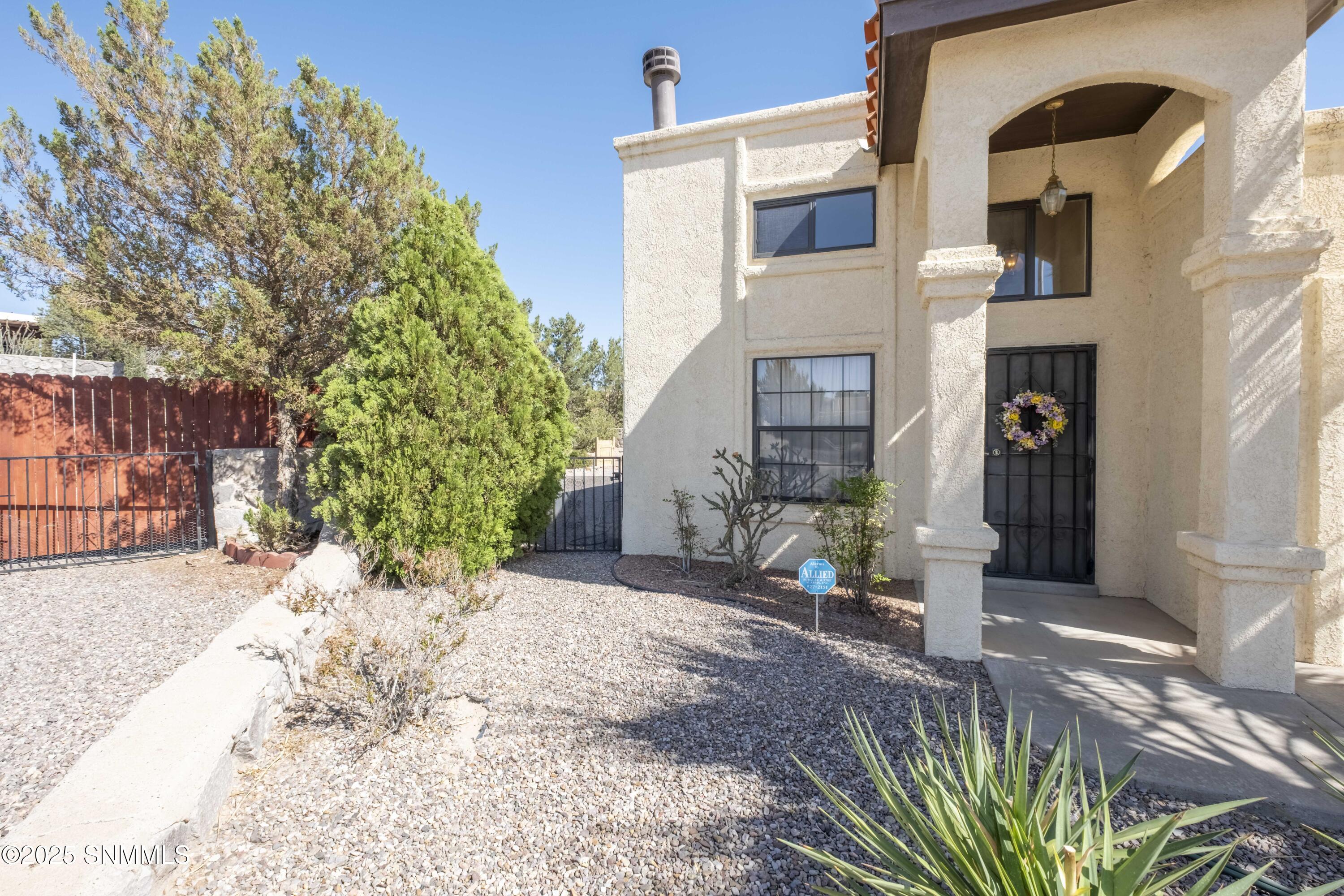 3936 Pineridge Property Photo 5