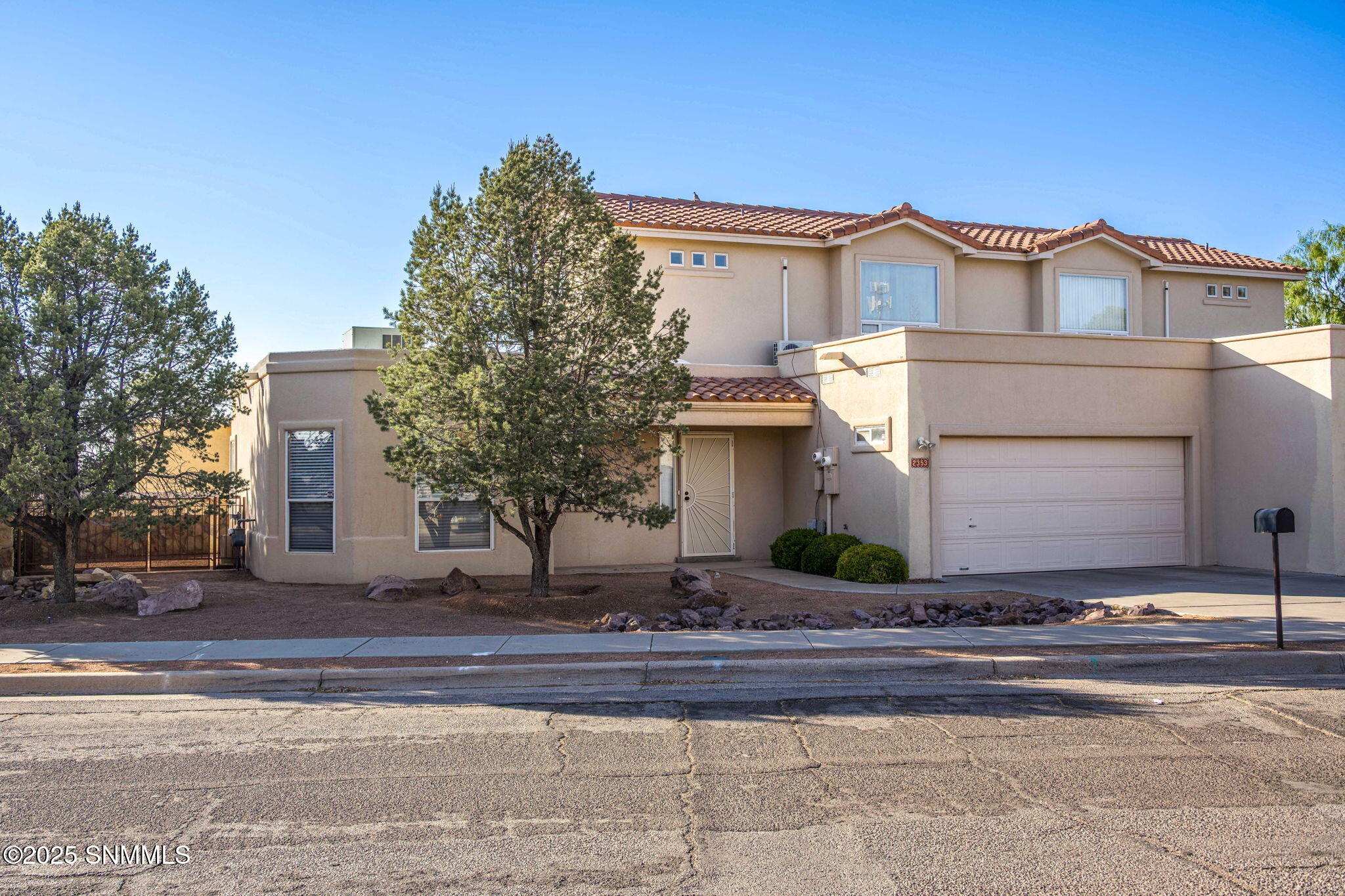 2353 Saturn Circle Property Photo 1