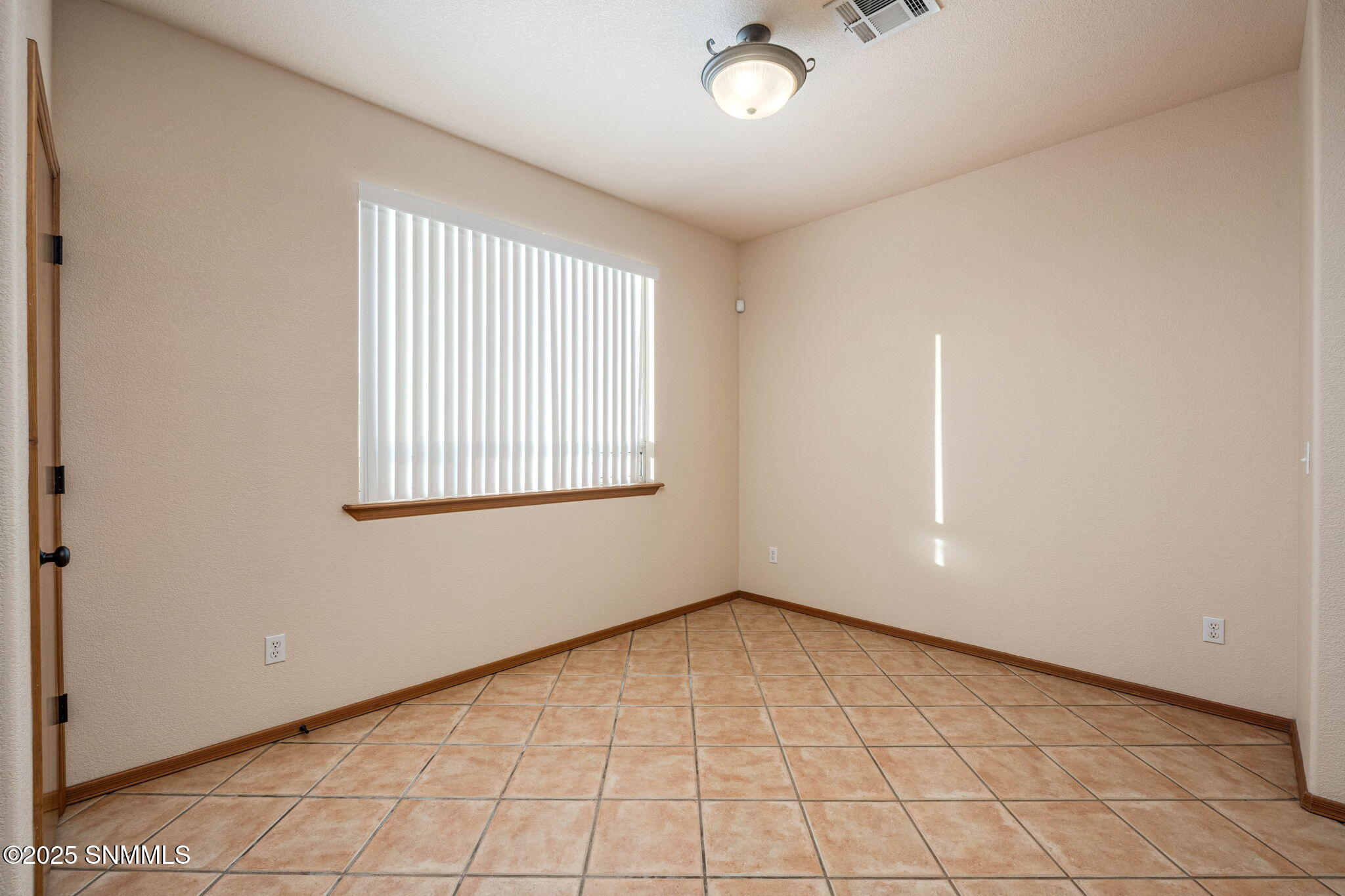 2353 Saturn Circle Property Photo 9