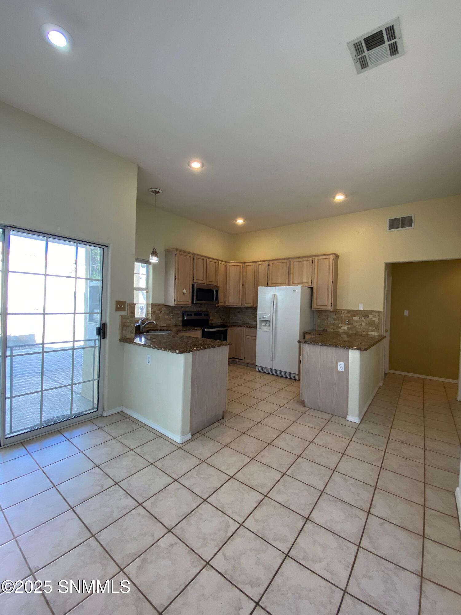 4475 Los Arboles Drive Property Photo 6
