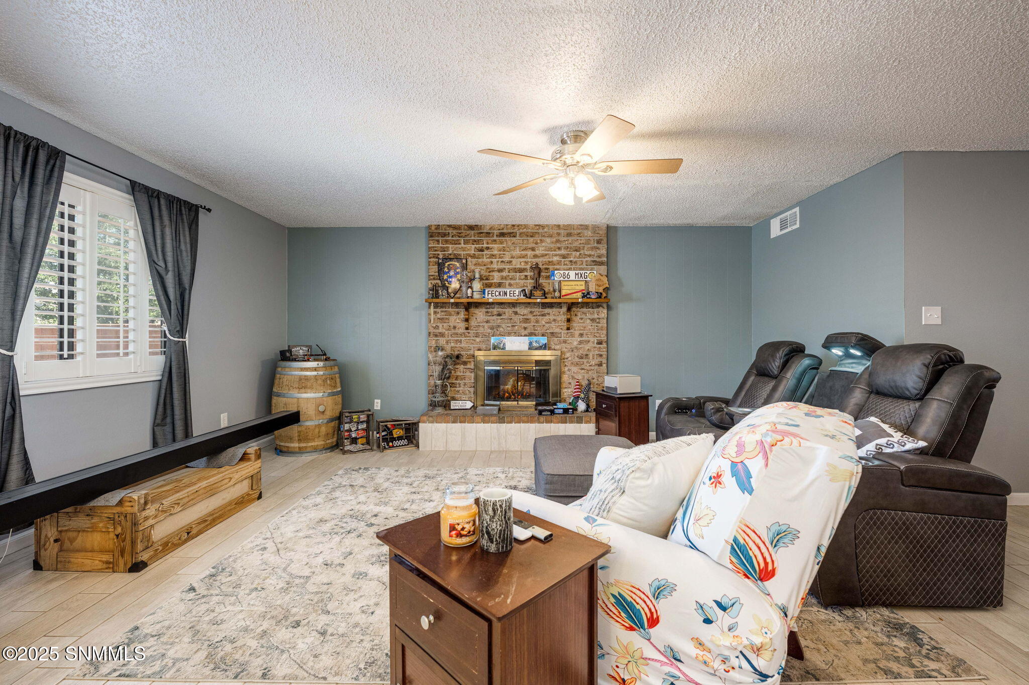 2412 Iowa Avenue Property Photo 6
