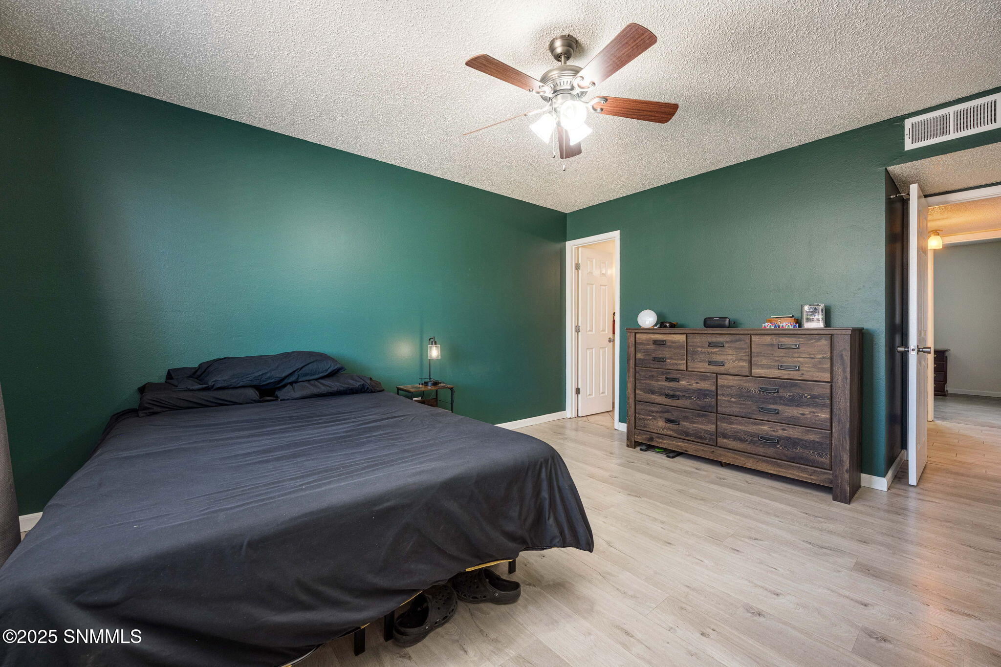 2412 Iowa Avenue Property Photo 15