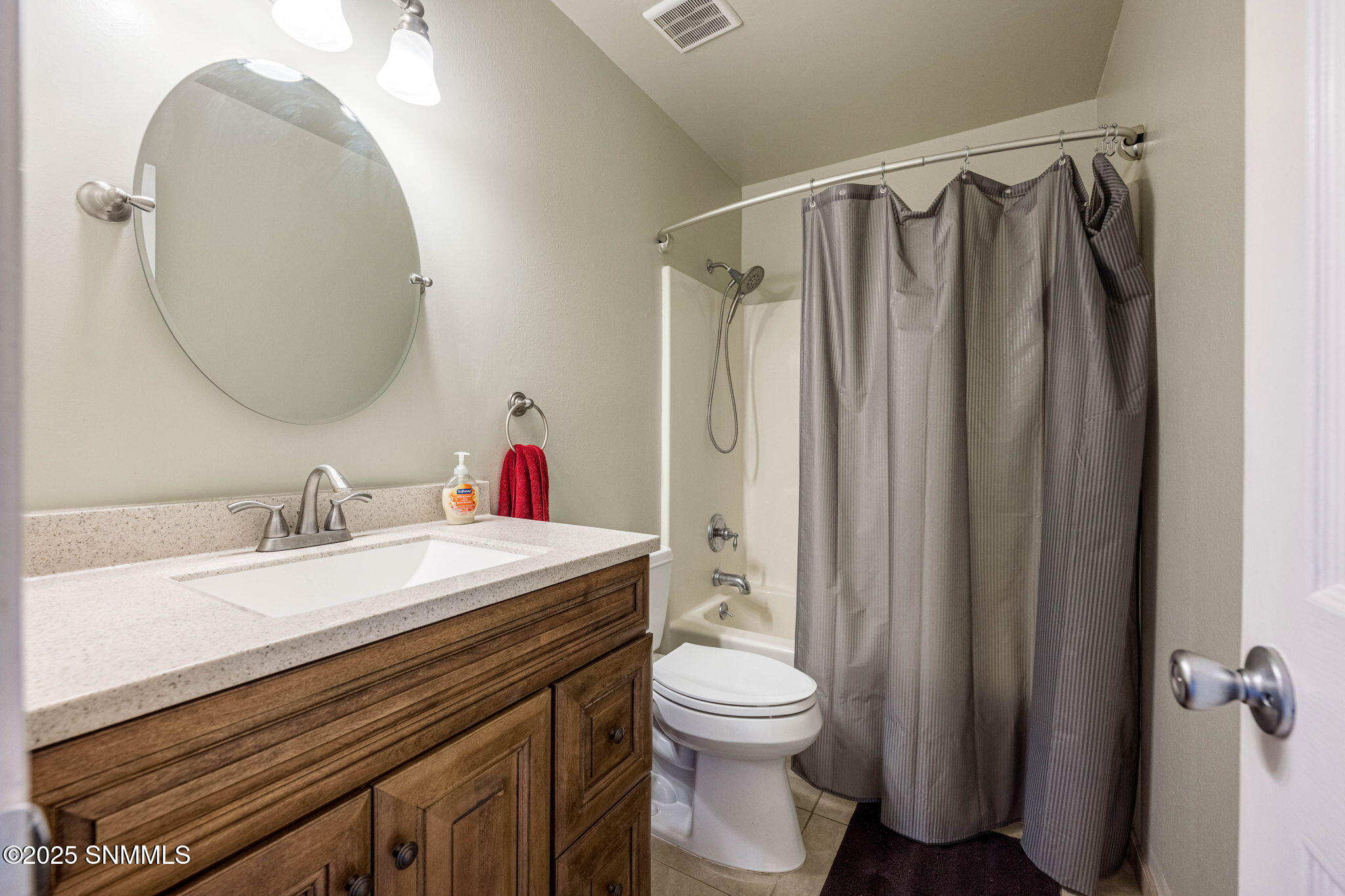 2412 Iowa Avenue Property Photo 20